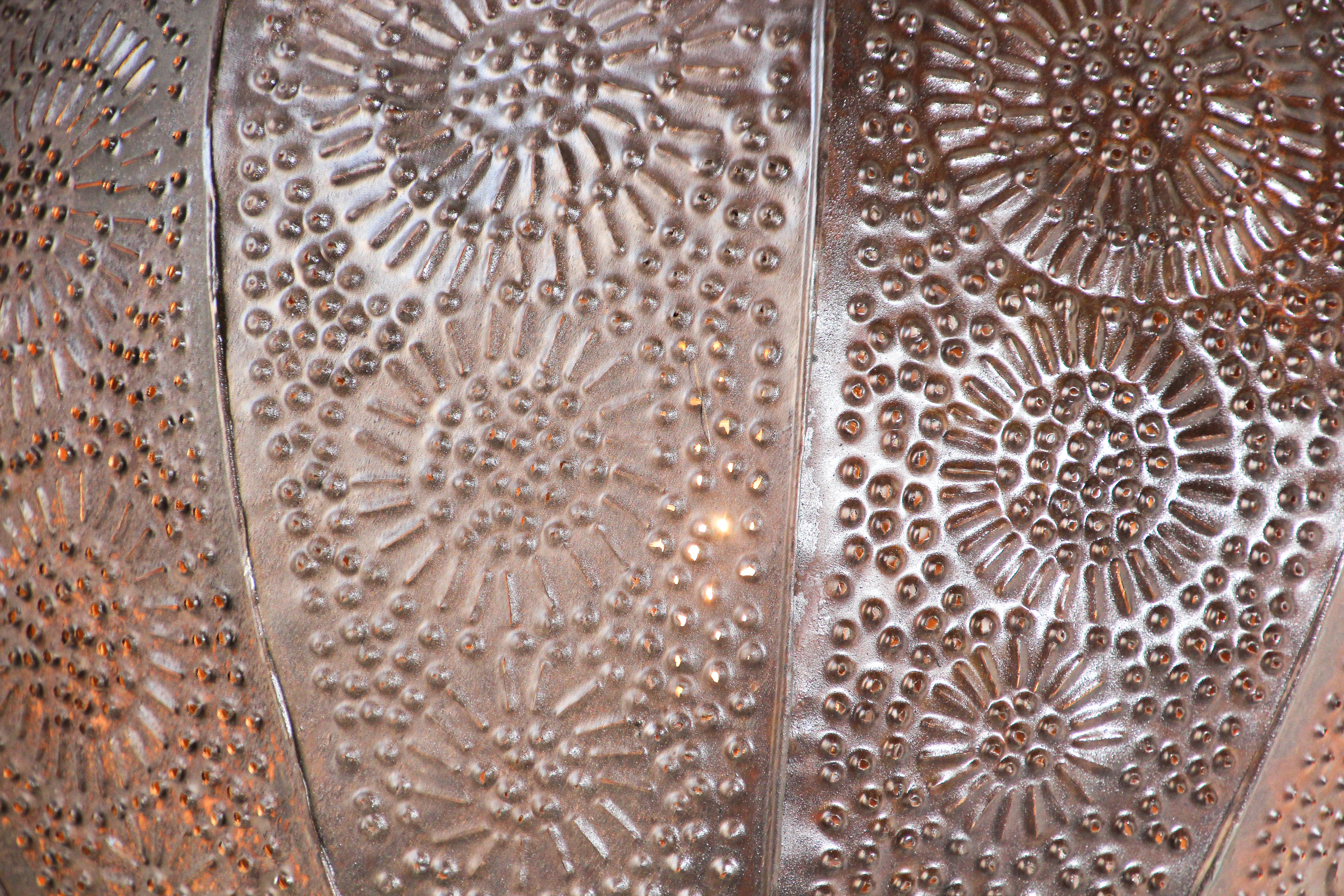 Handgefertigte marokkanische Metallkugel-Hängelampe, Nordafrika im Zustand „Gut“ im Angebot in North Hollywood, CA