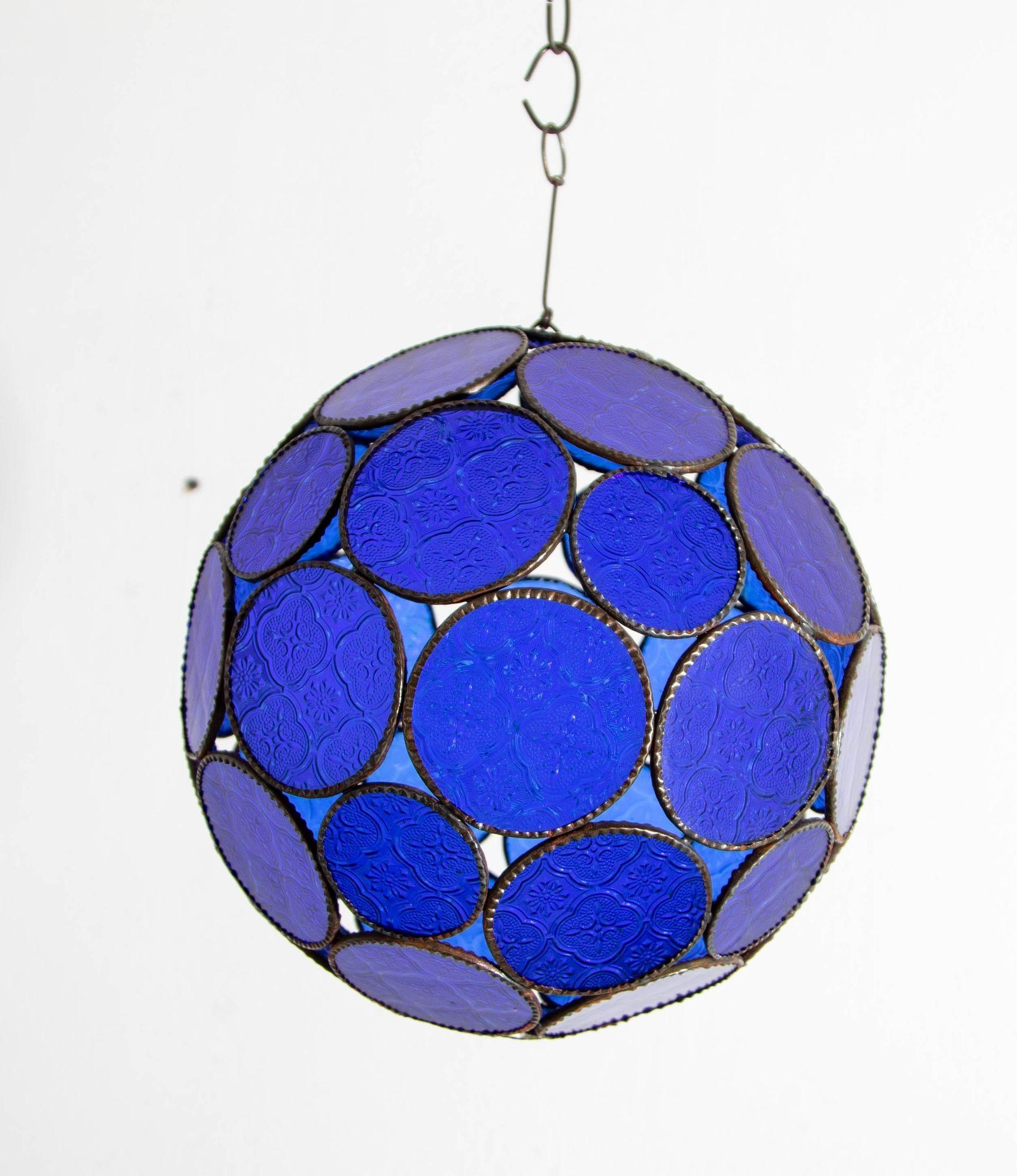 Handgefertigte marokkanische maurische Kugellaterne aus Glas mit blauem Glas im Angebot 5