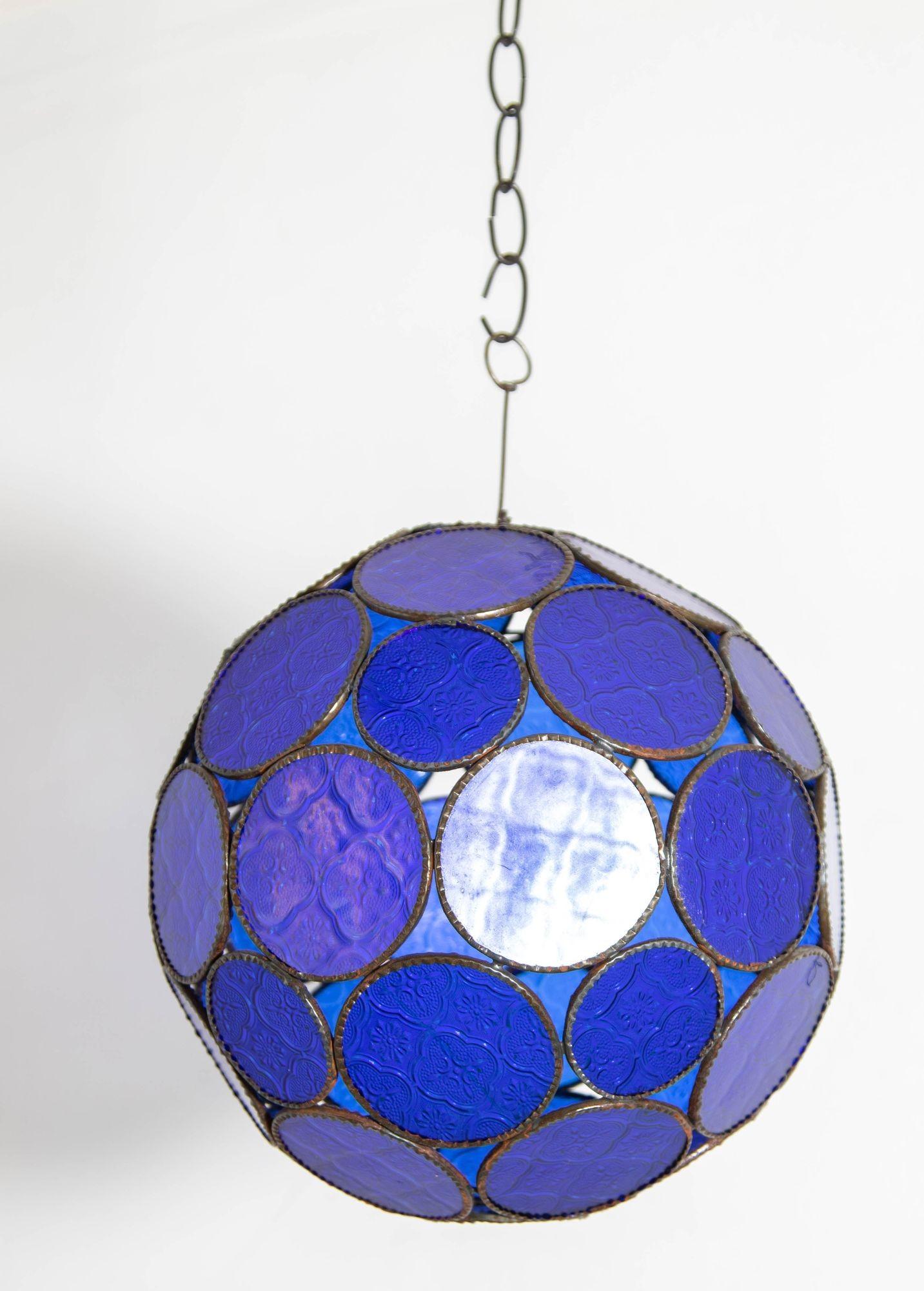 Handgefertigte marokkanische maurische Kugellaterne aus Glas mit blauem Glas im Angebot 6
