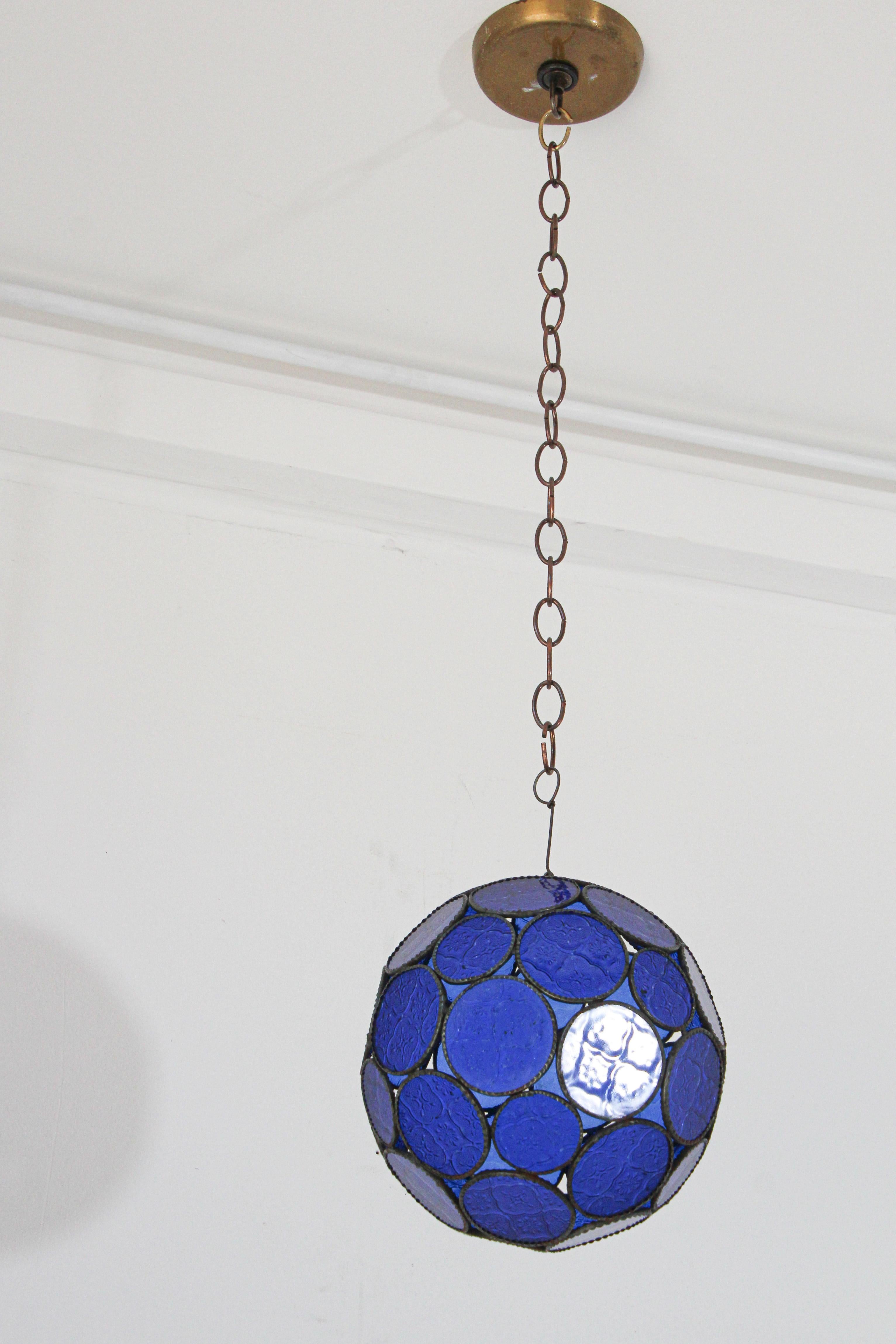 Handgefertigte marokkanische maurische Kugellaterne aus Glas mit blauem Glas (Maurisch) im Angebot