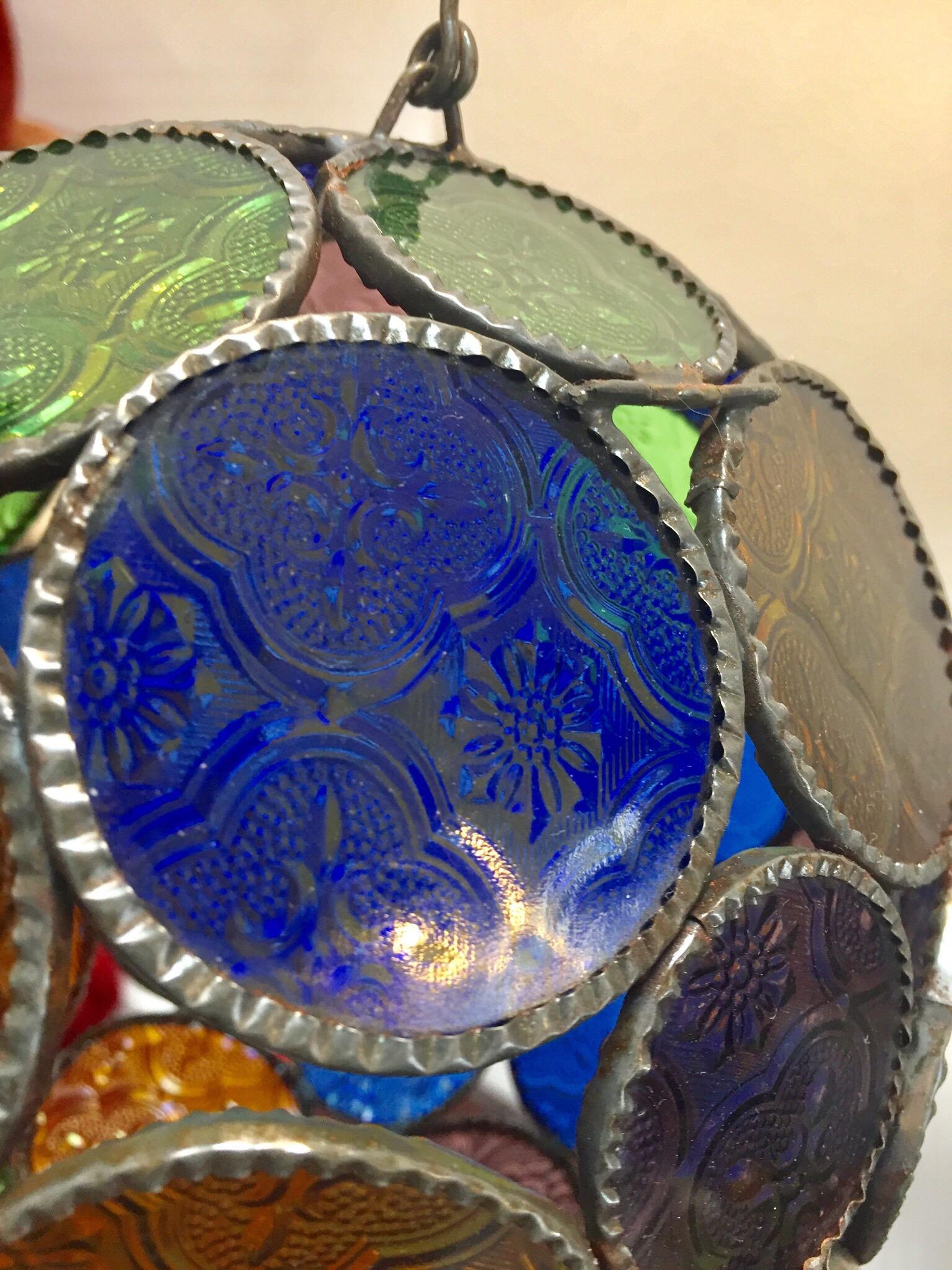Lanterne d'orbe marocaine en verre mauresque multicolore fabriquée à la main en vente 1