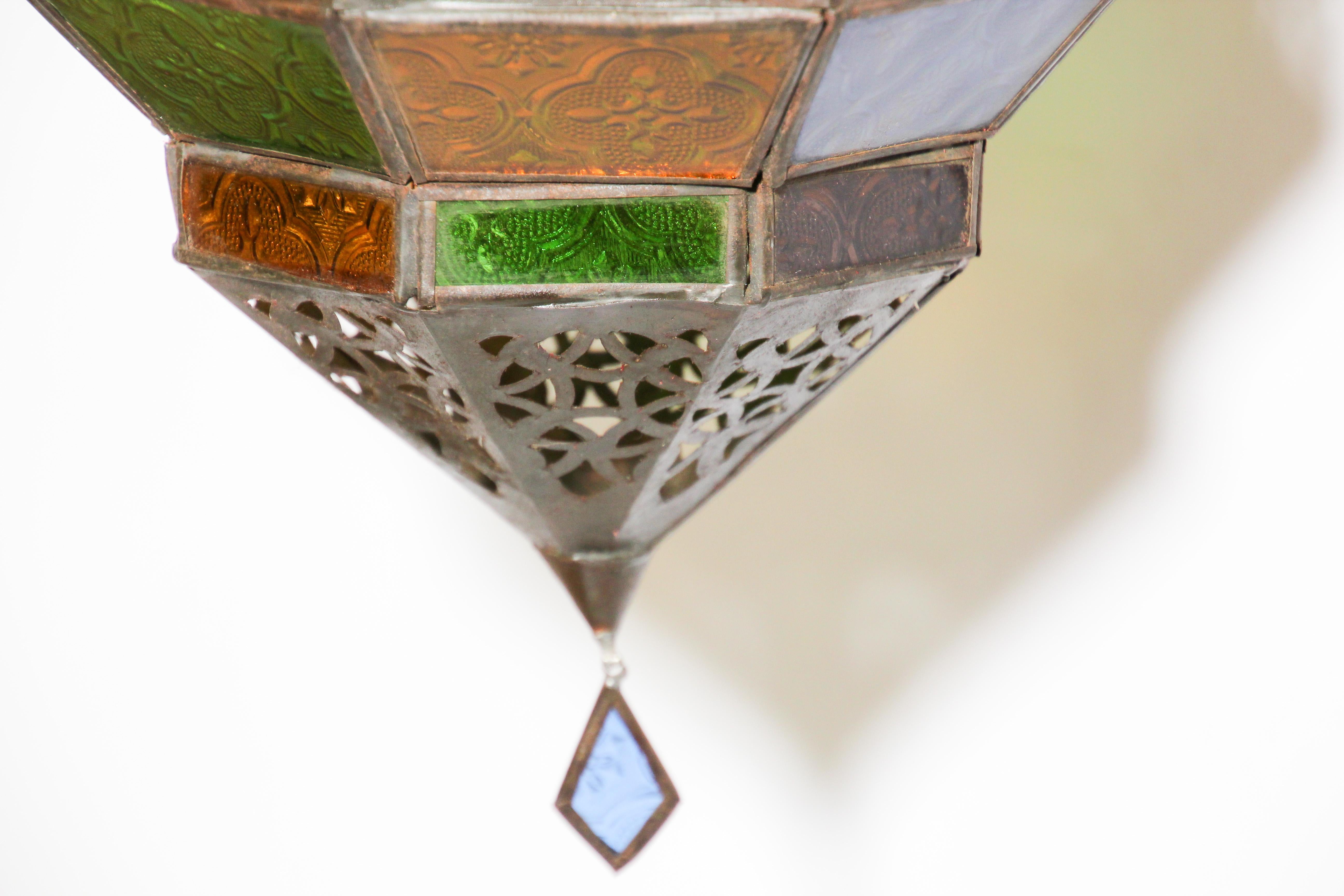 Lanterne marocaine octogonale en forme de diamant en verre multicolore, fabriquée à la main en vente 4