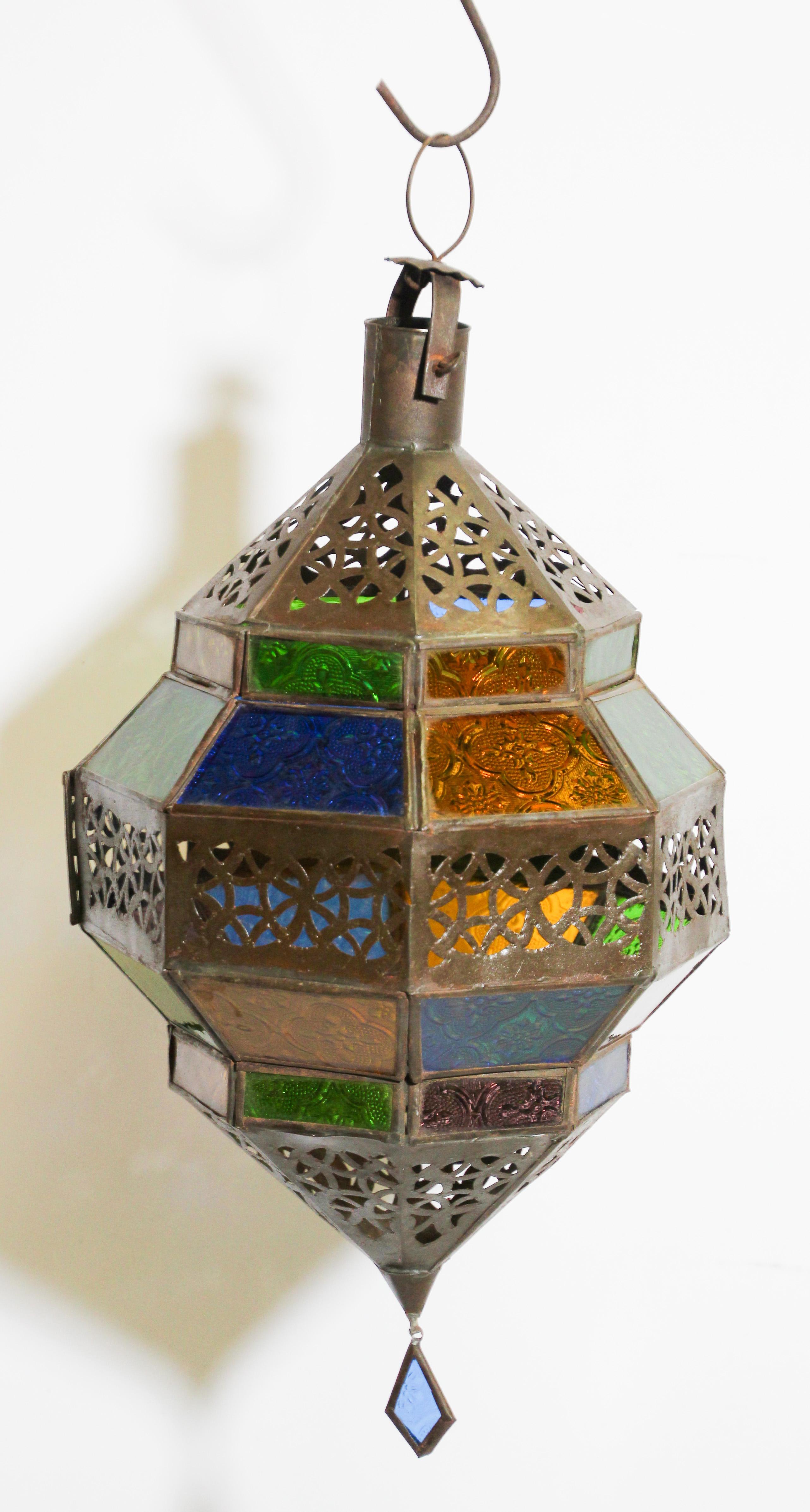 Lanterne marocaine octogonale en forme de diamant en verre multicolore, fabriquée à la main en vente 5