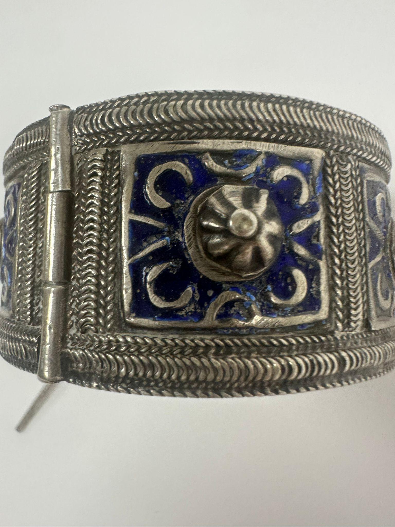 Handcrafted Moroccan Silver Bracelet with Enamel, Jewish Bridal Jewlery In Excellent Condition For Sale In New York, NY