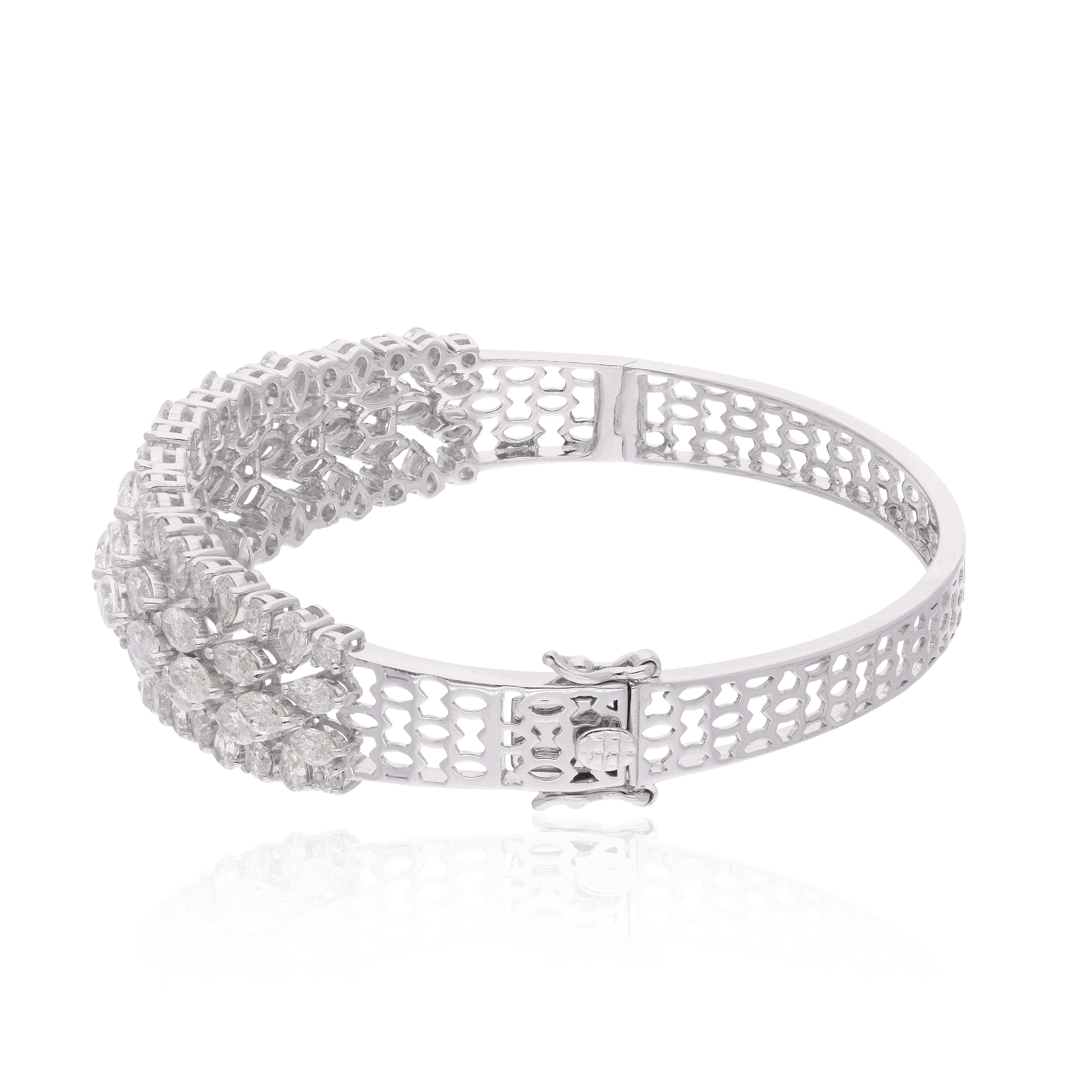 Handgefertigtes Multi Form SI/H 4.68Ct Diamant Armreif Armband 18k Massiv Weißgold (Moderne) im Angebot