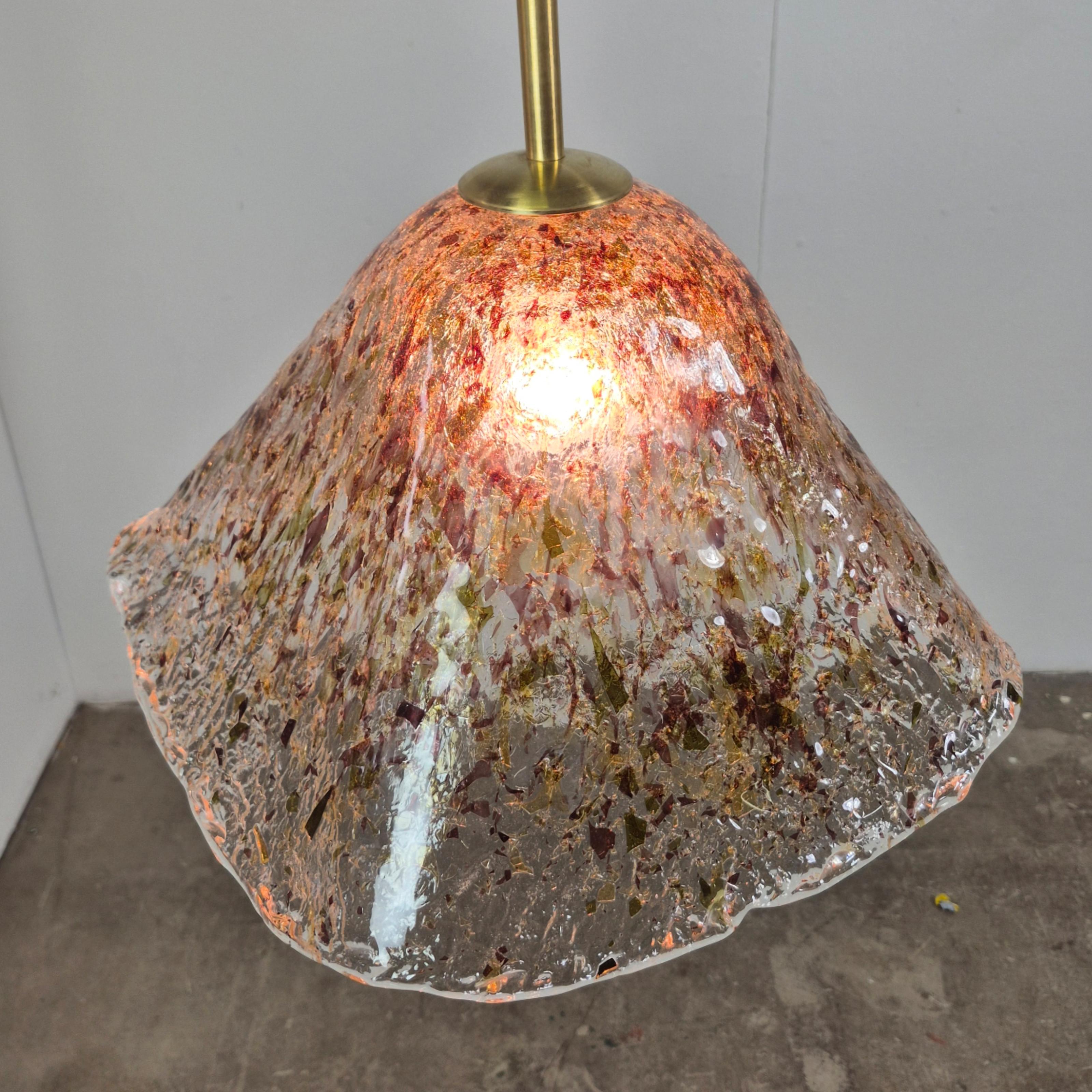Fait main Lampe suspendue en verre de Murano fabriquée à la main, Italie années 1960 en vente