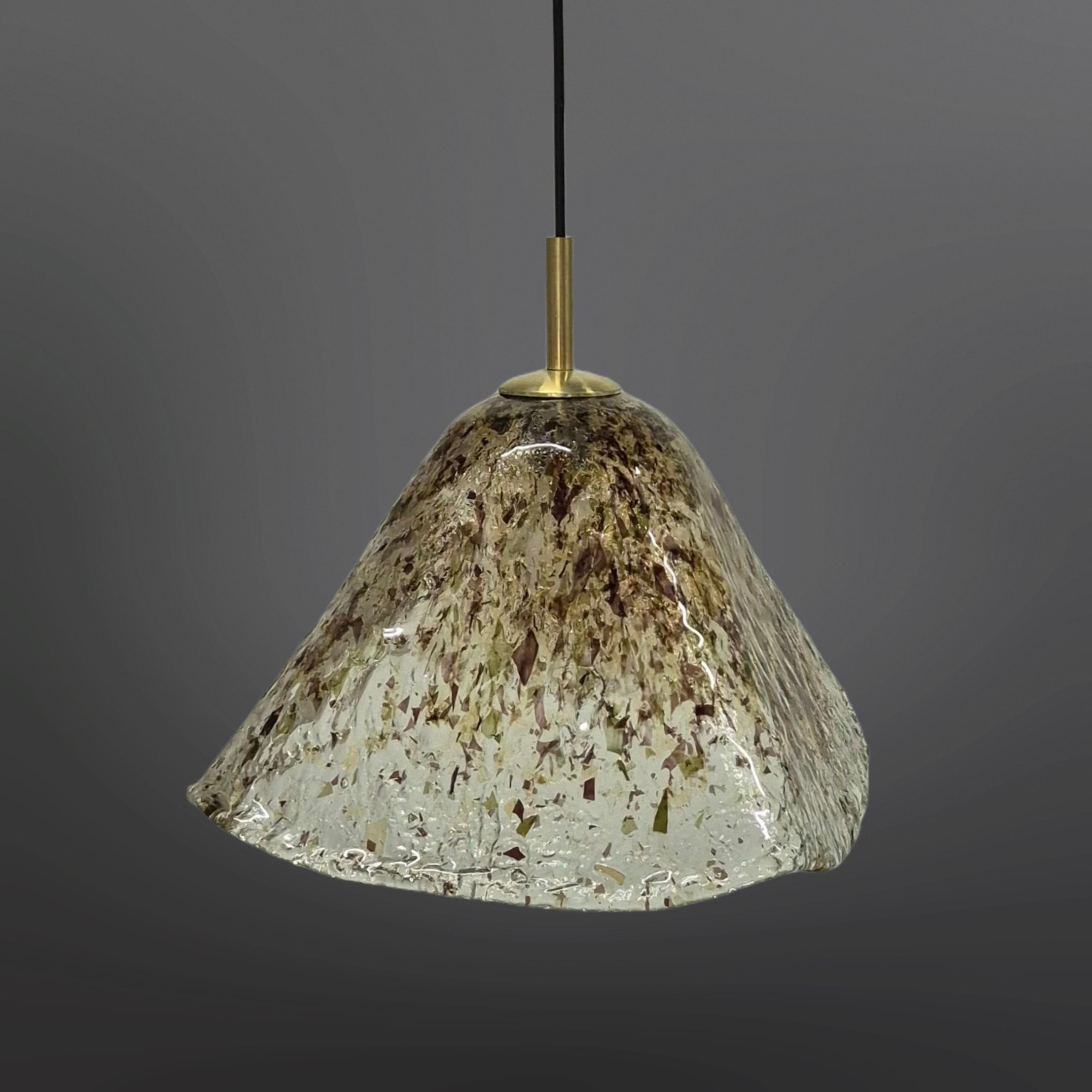 Lampe suspendue en verre de Murano fabriquée à la main, Italie années 1960 en vente 1