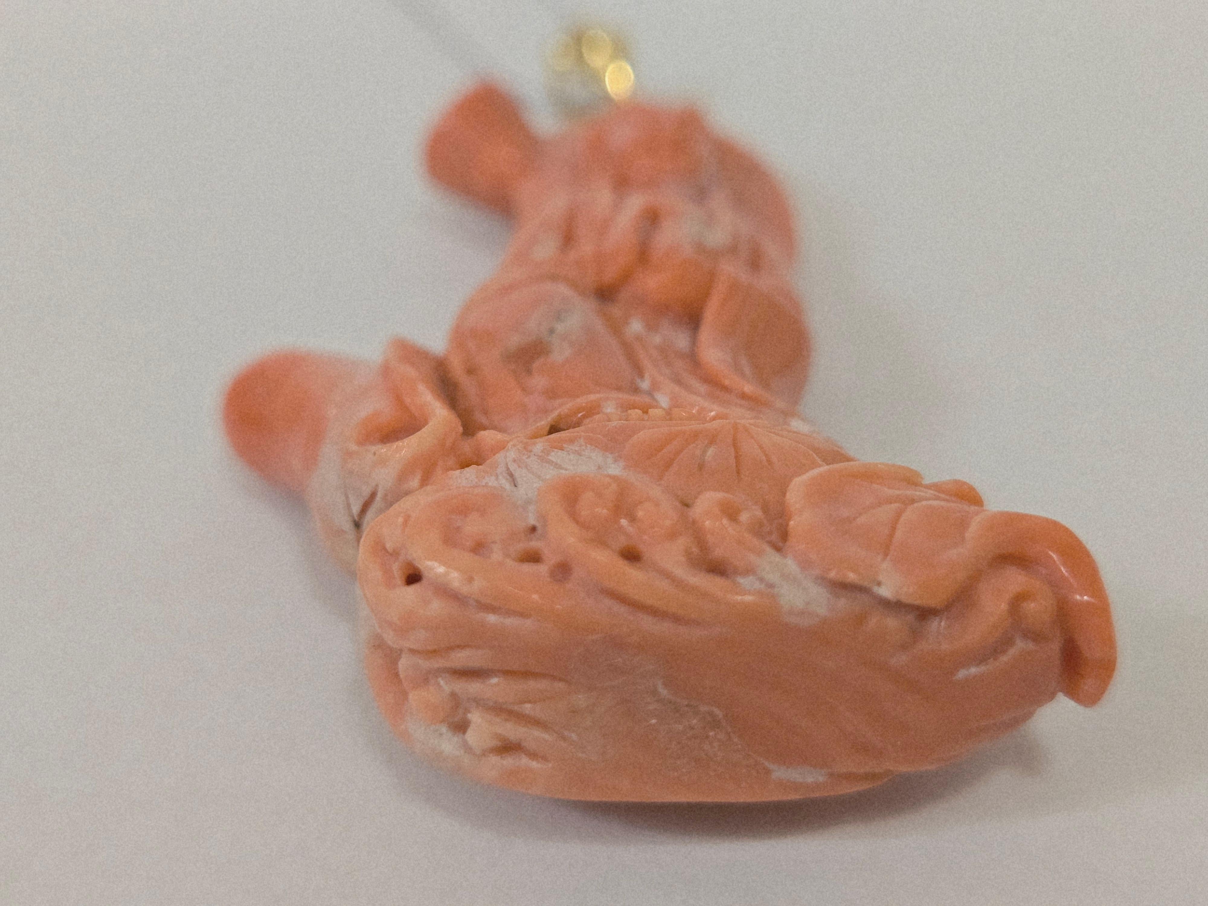 Pendentif en Corail Naturel Guanyin Bouddha en Or 14K fait à la main en vente 9