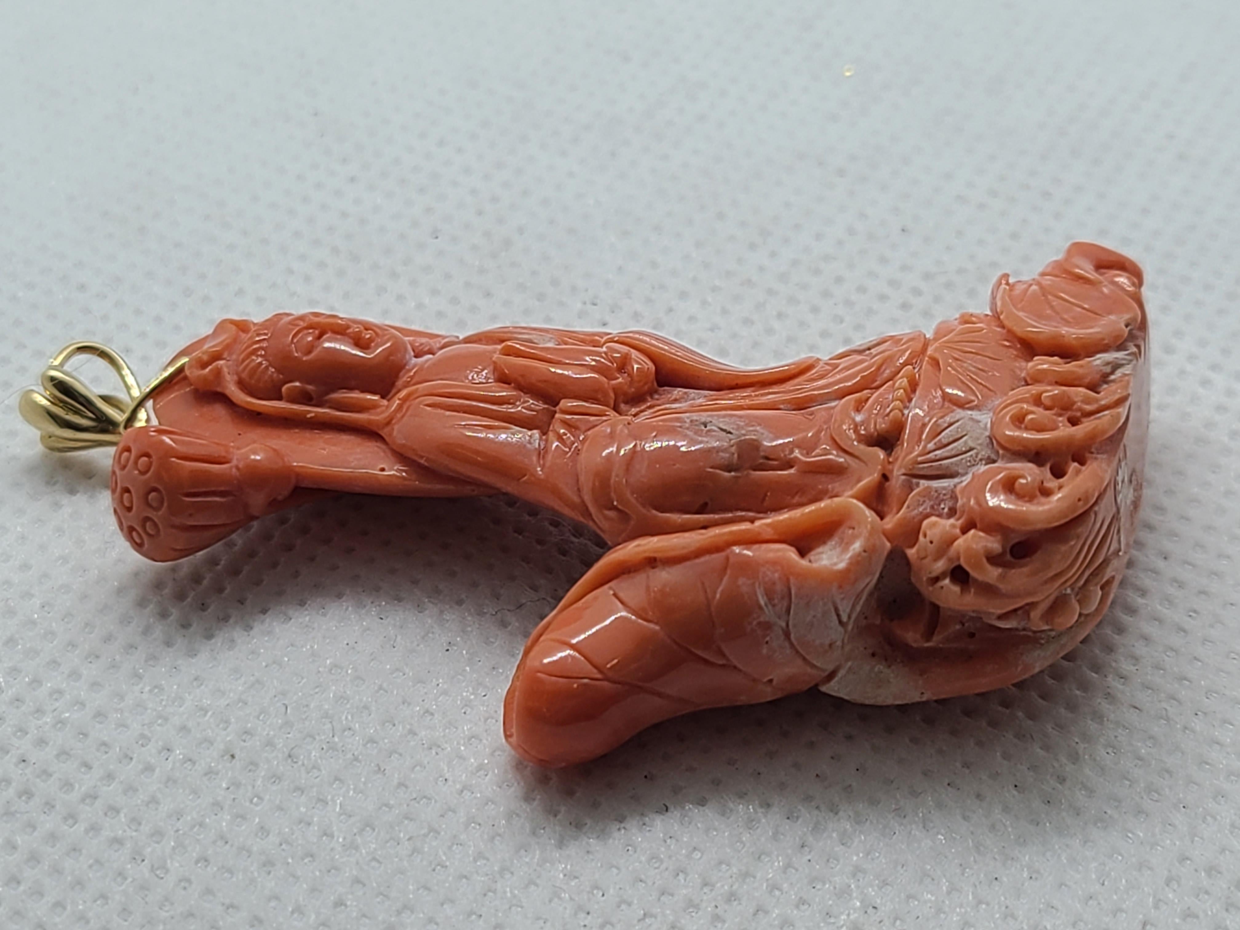 Artiste Pendentif en Corail Naturel Guanyin Bouddha en Or 14K fait à la main en vente