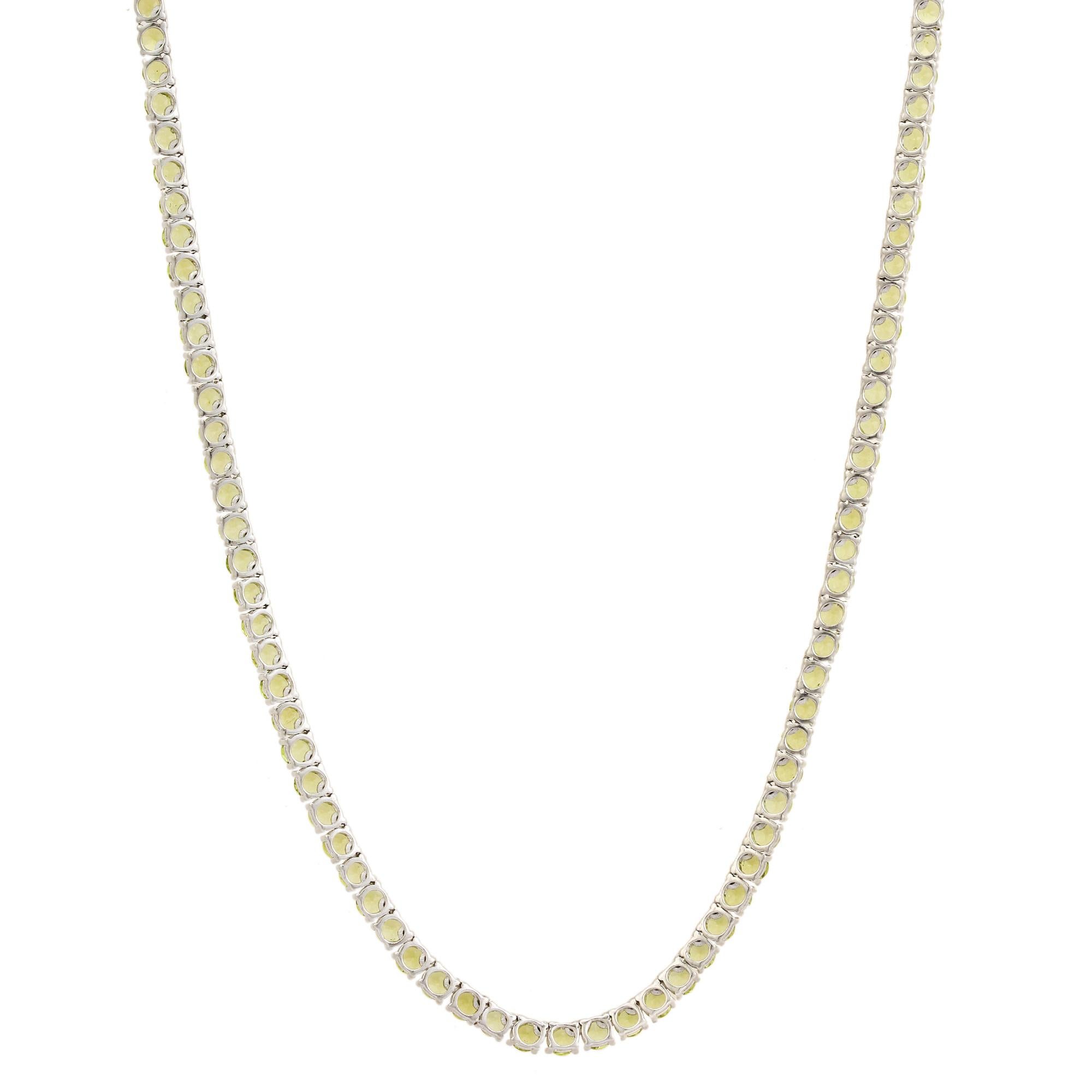 Collar artesanal de tenis de peridoto verde natural en plata 925 Joyas para ella Corte redondo en venta