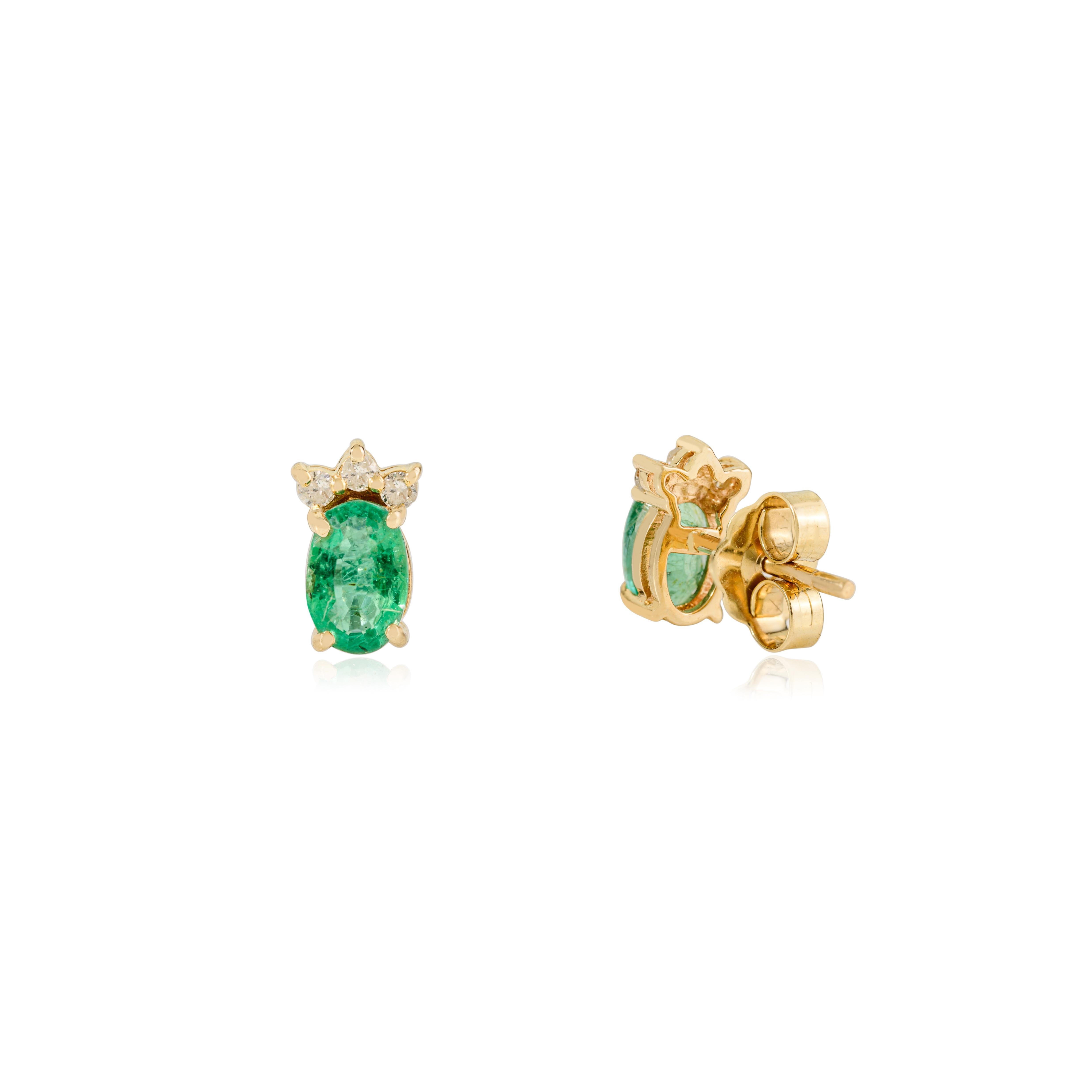 Modern Handcrafted Natural Zambian Emerald & Diamond Stud Earrings in 14k Yellow Gold For Sale