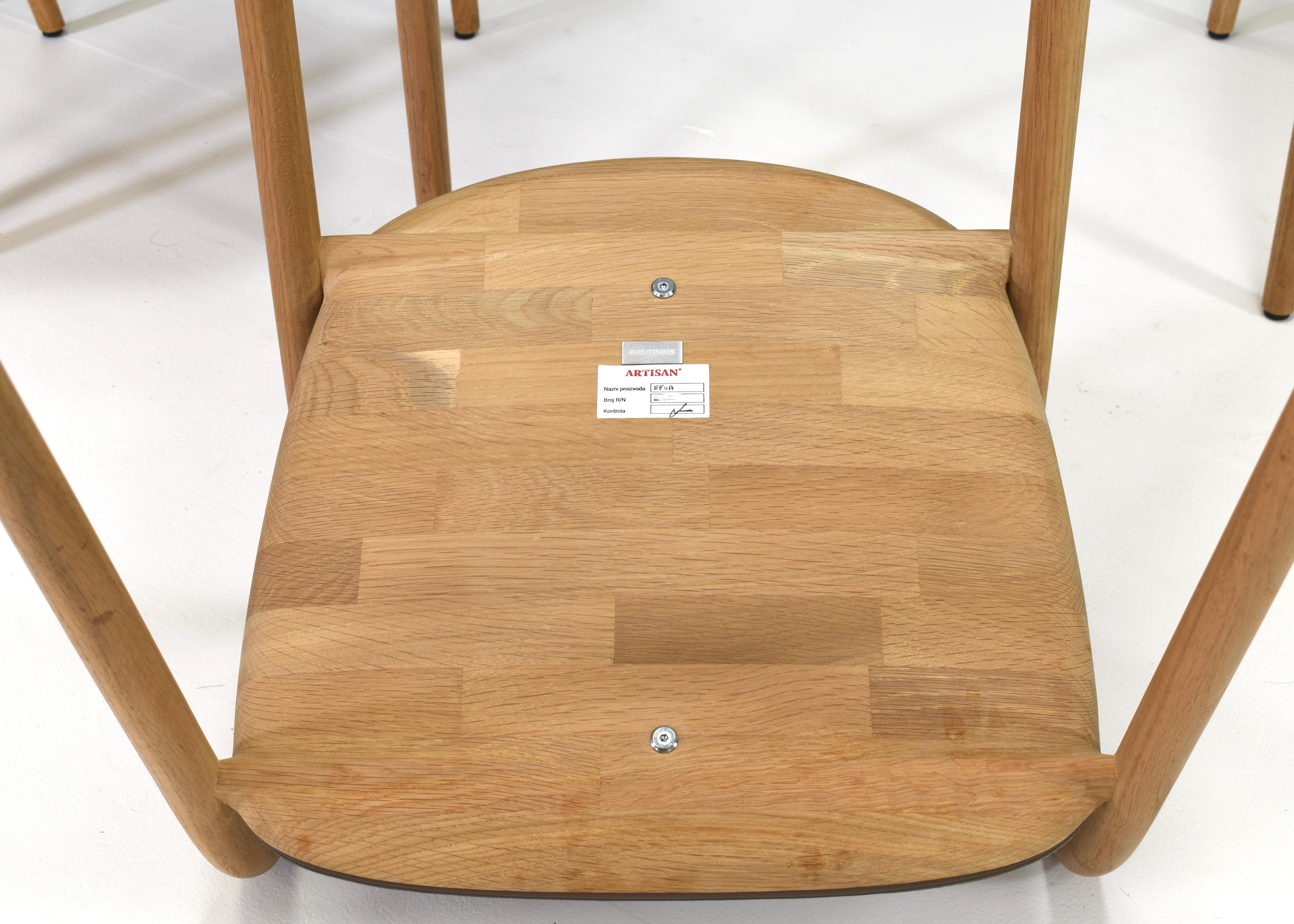 Sedie da pranzo Neva realizzate a mano in Oak massiccio e pelle di ARTISAN in vendita 6