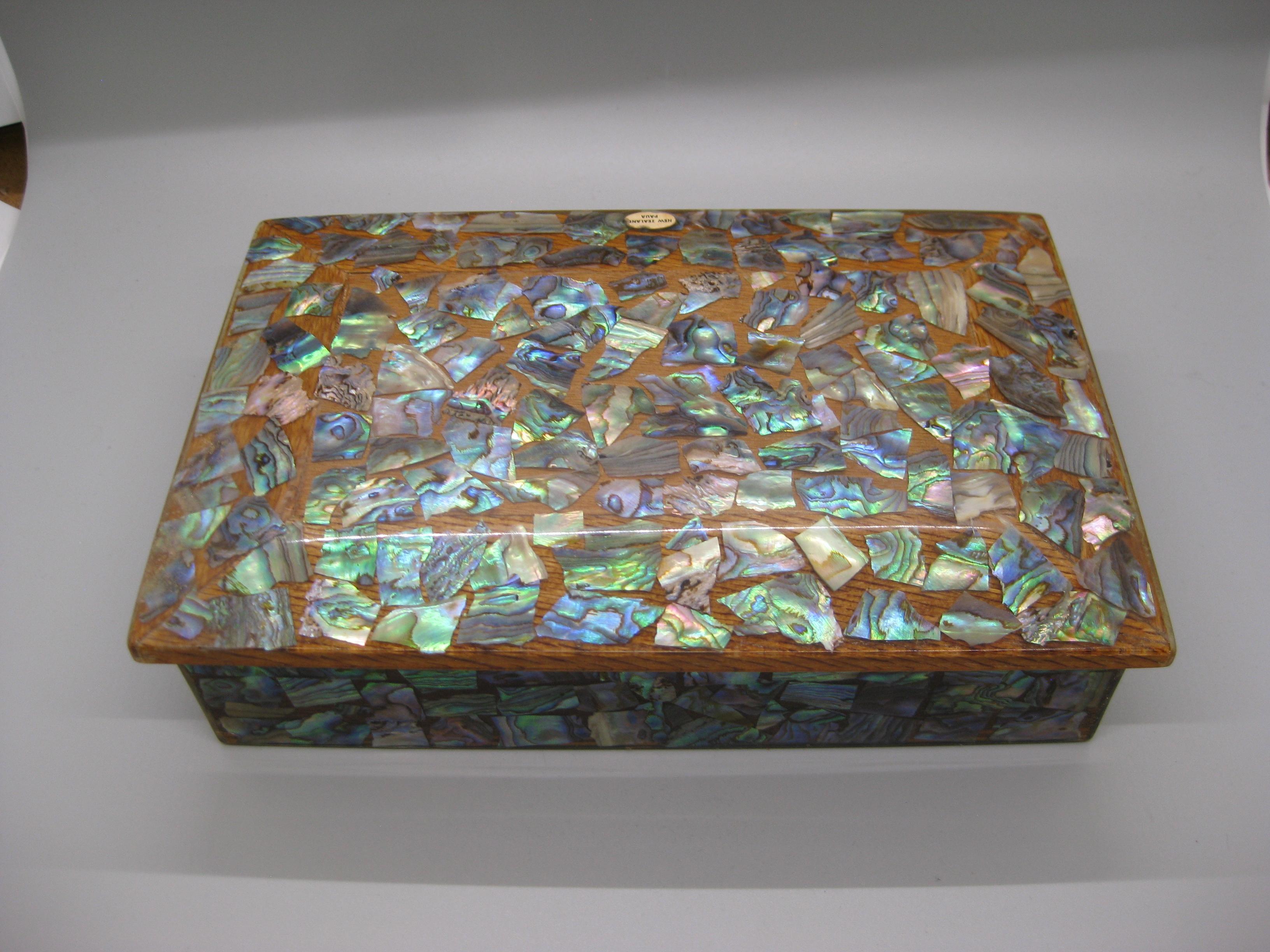 Caja de madera artesanal maorí de Nueva Zelanda Paua Abalone Shell Stash Trinket en venta 3