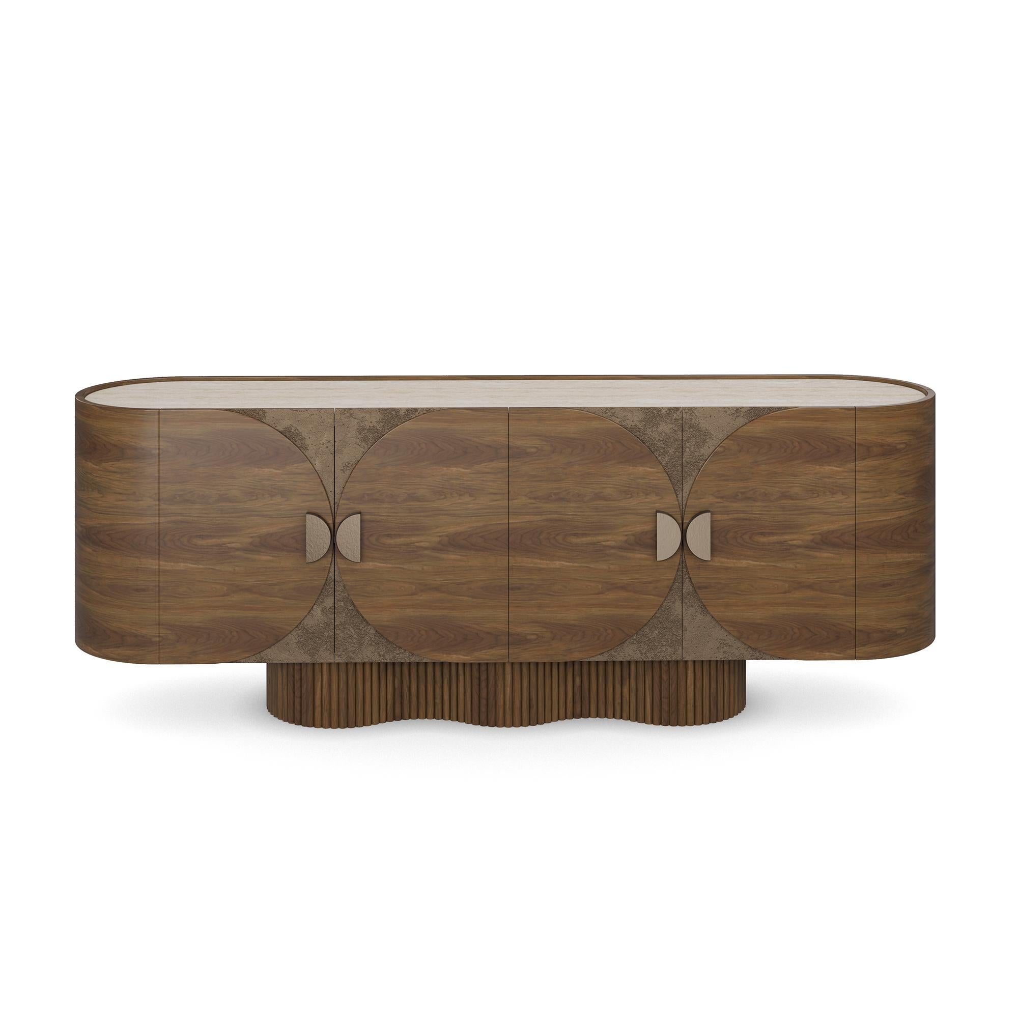 Credenza Ninon in noce e maniglie in ottone invecchiato, realizzata a mano da Nolita Harbour In condizioni Nuovo in vendita a Carvalhosa, PT