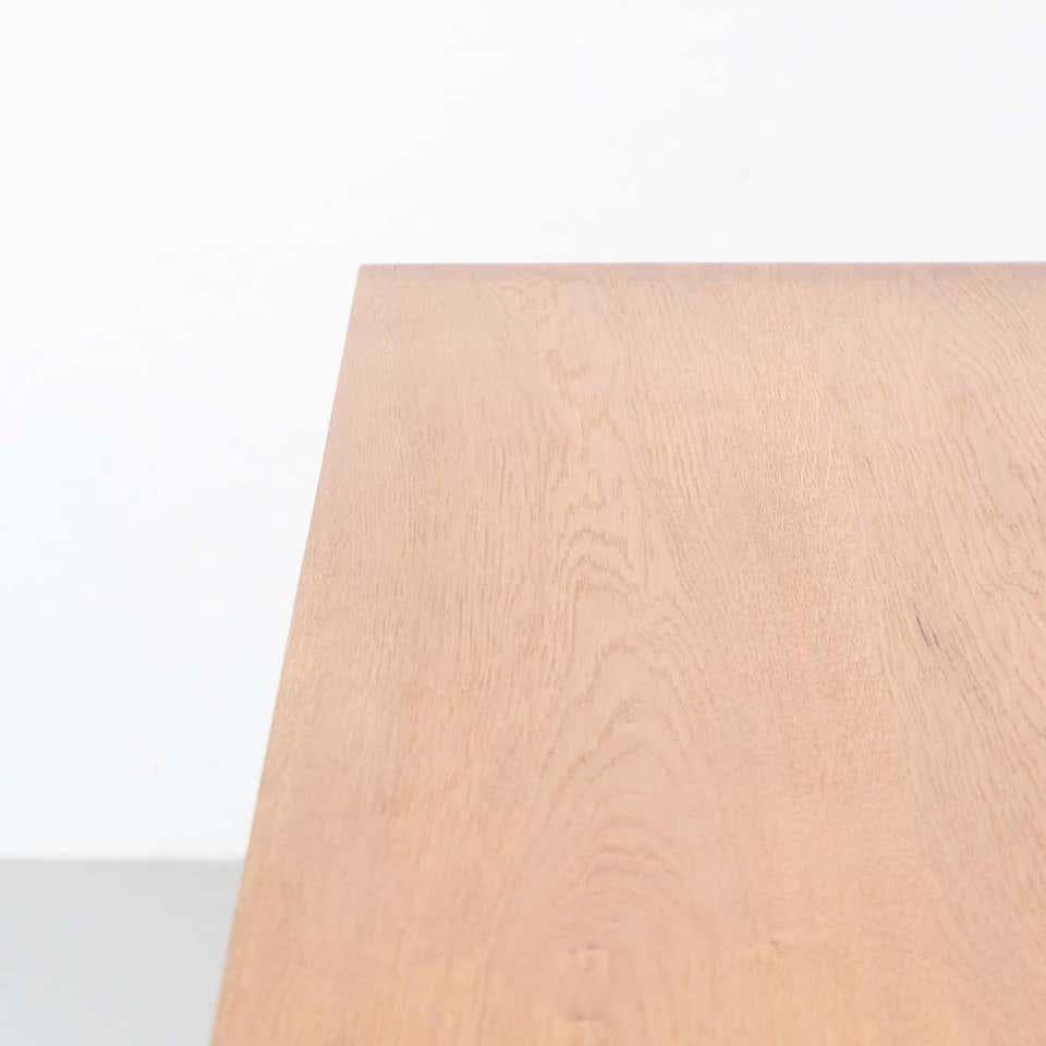 Mesa artesanal de roble de DADA est. Diseño de mediados de siglo Made in Barcelona en venta 4