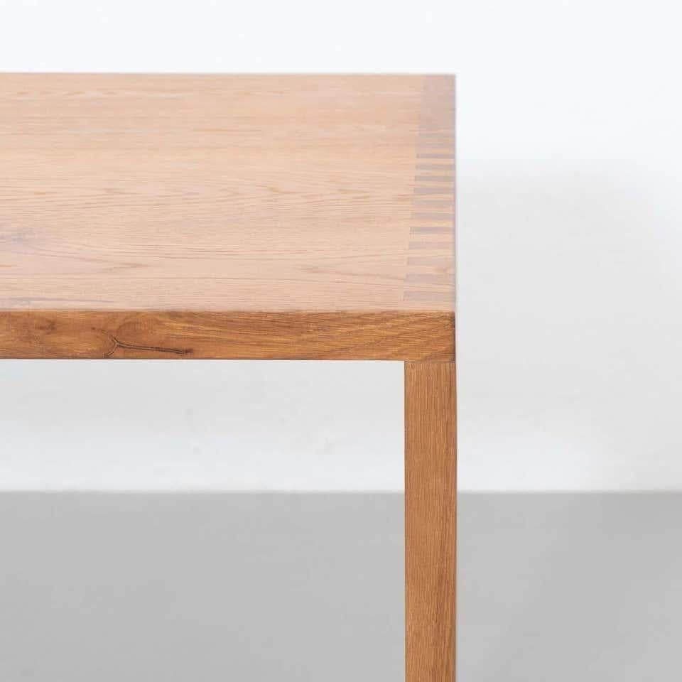Mesa artesanal de roble de DADA est. Diseño de mediados de siglo Made in Barcelona Moderno de mediados de siglo en venta