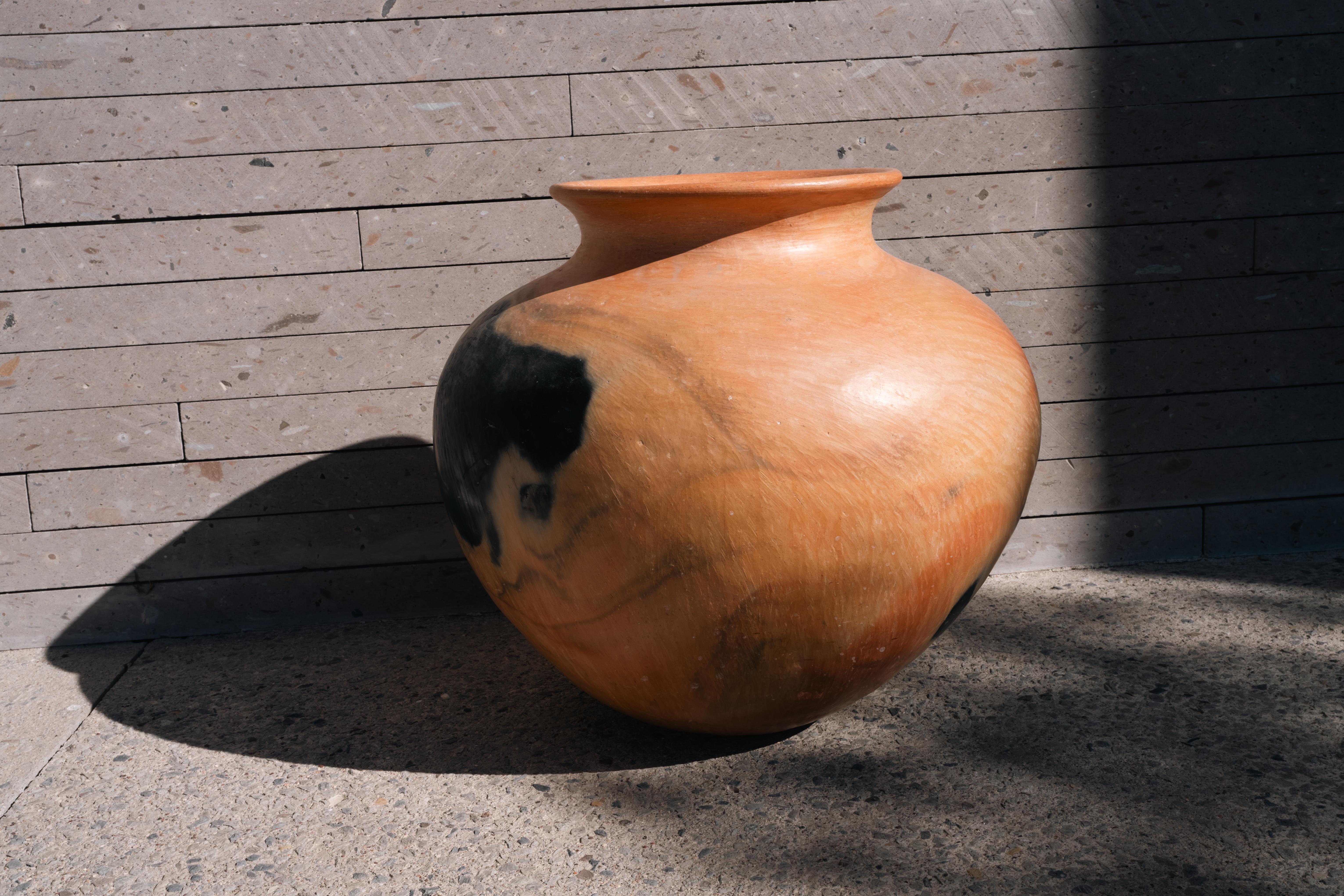 Fatto a mano Vaso artigianale in argilla di Oaxacan Vaso artigianale messicano Vaso d'acqua Decor Ceramica in vendita