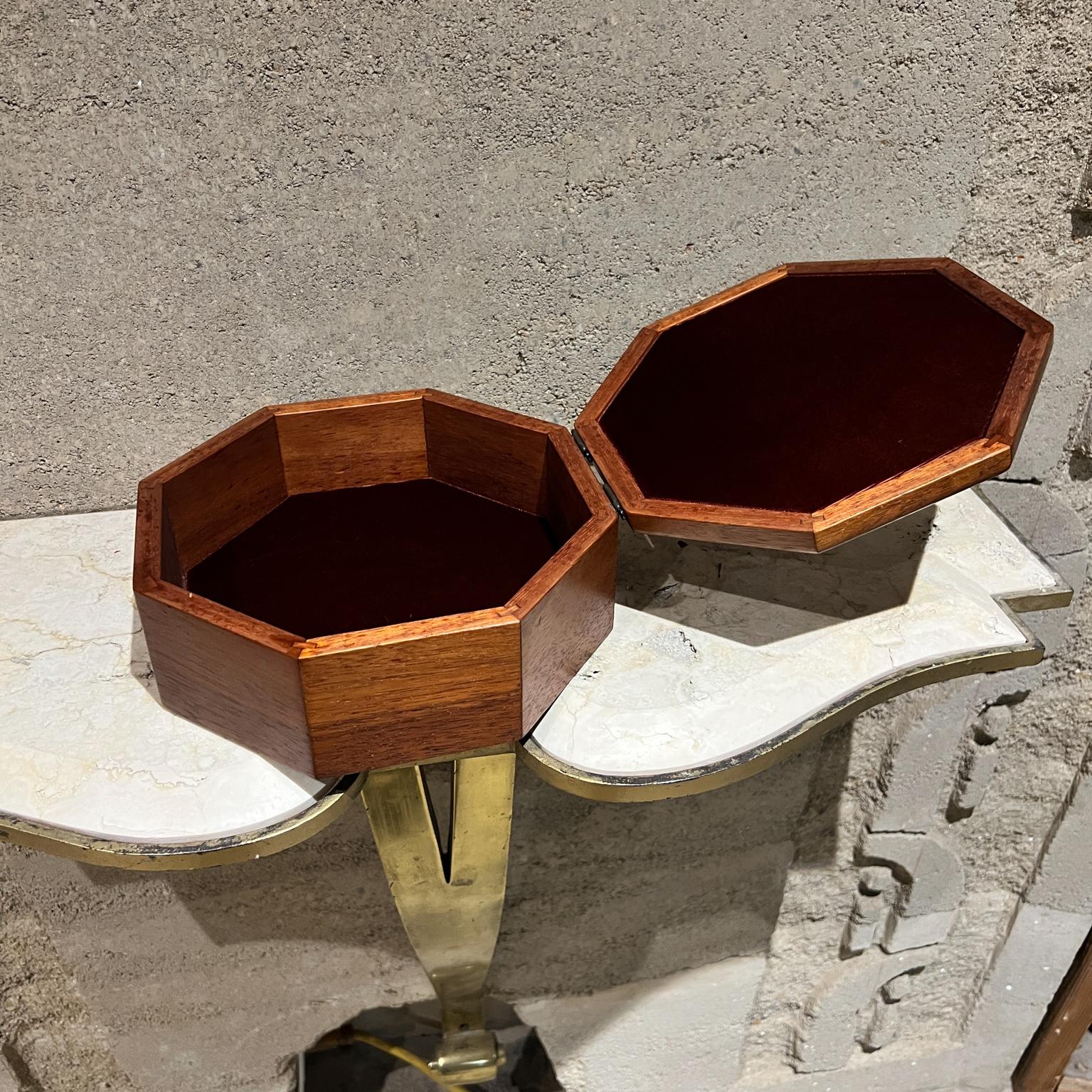Boîte octogonale en parquet de bois fabriquée à la main en vente 3