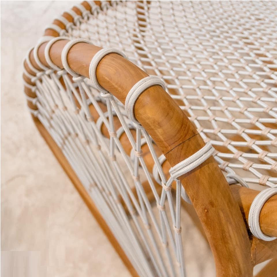 Structure: teak wood – aluminum: Antioxy, heavy load, anti-scratch easy clean.
Weaving: flat 4mm. High tenacity, Low shrinkage filament yarn made of 100% polyester, easy clean.
Fixed upholstery with high quality quick dry foam.
The material: Our