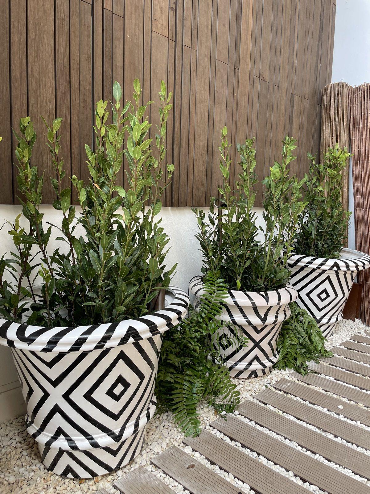 Handcrafted Oversized Glazed Terracotta Planters Geometric Pattern Design Small In New Condition For Sale In Alcoy, Alicante