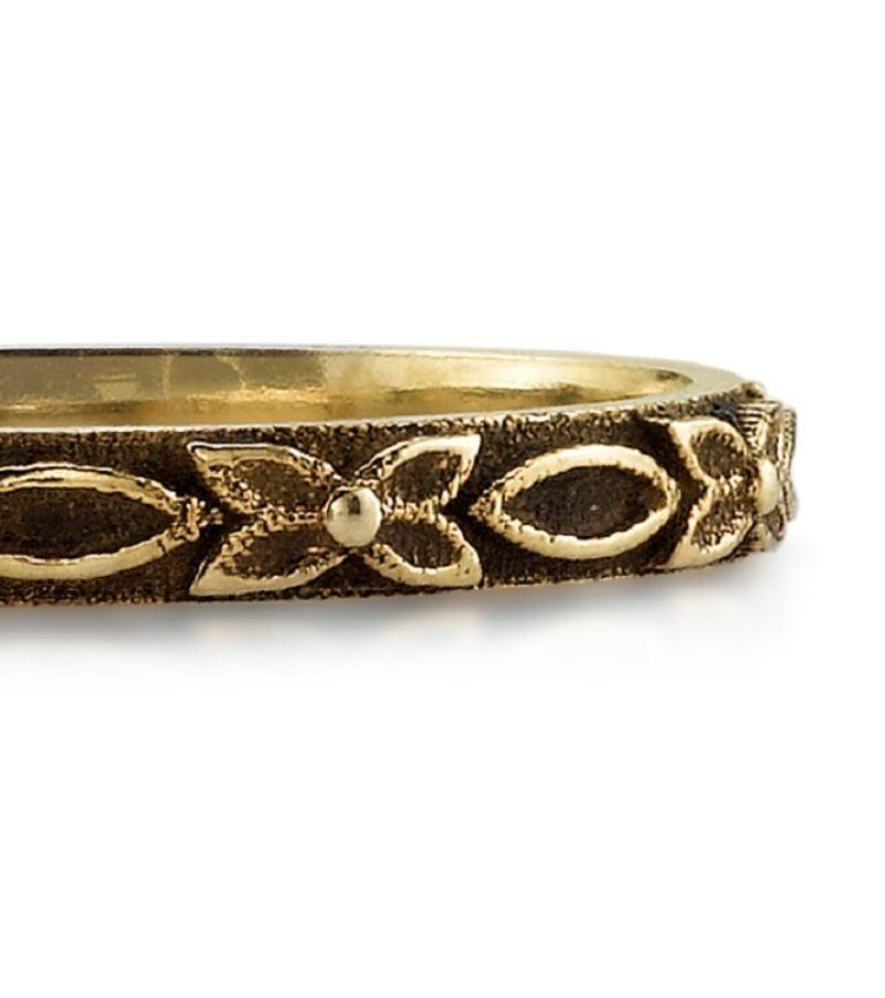 For Sale:  Handcrafted Victoria Floral Band in 18K Gold by Single Stone 2