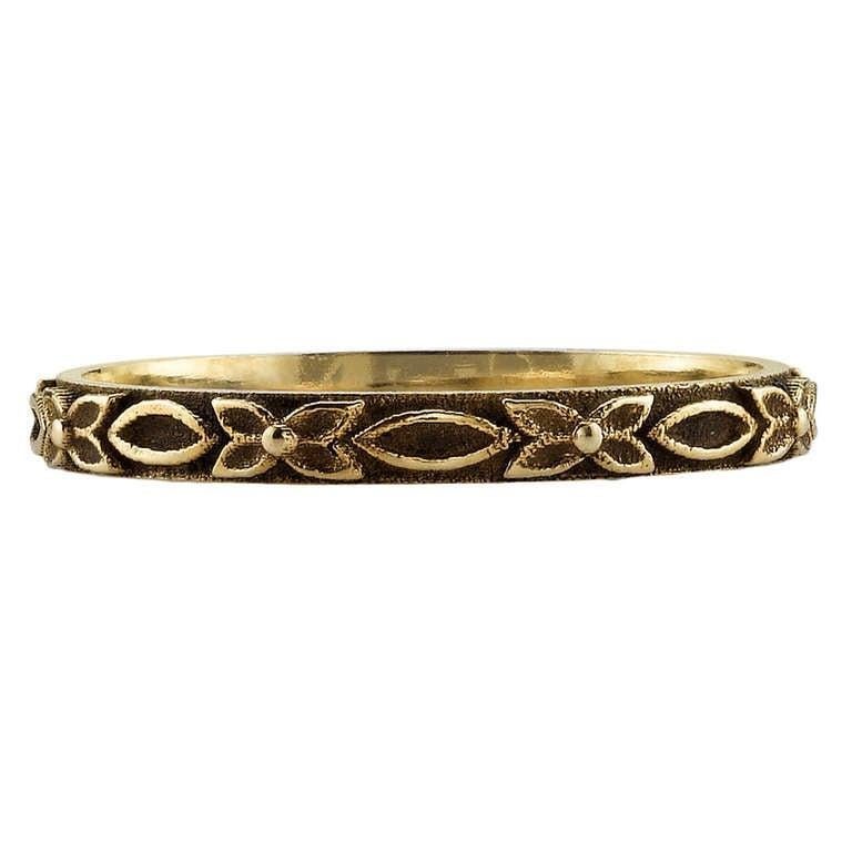 For Sale:  Handcrafted Victoria Floral Band in 18K Gold by Single Stone