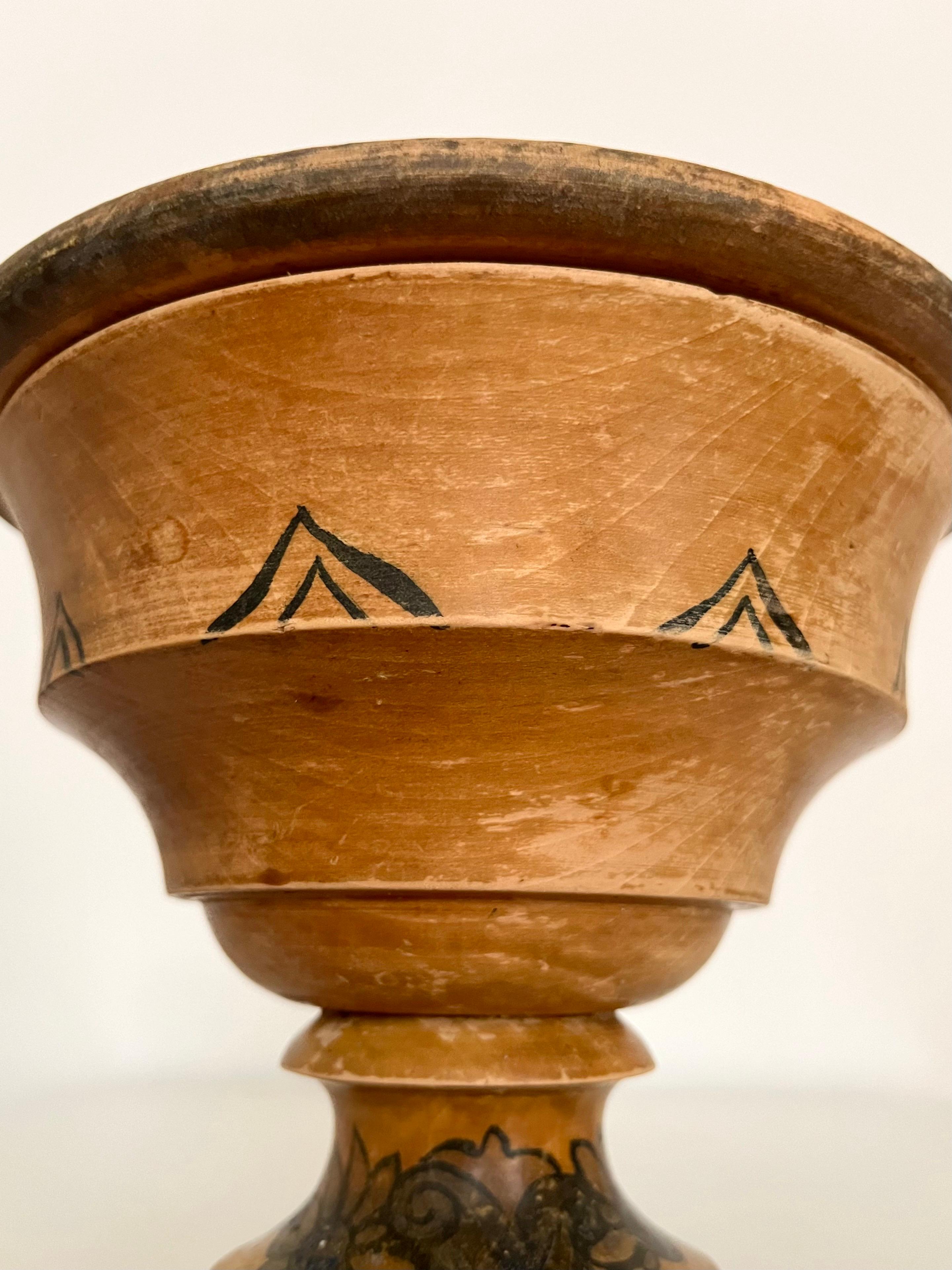Handcrafted Painted Wooden Lidded Bowl in Art Nouveau Folk Style, Denmark, 1930s For Sale 4
