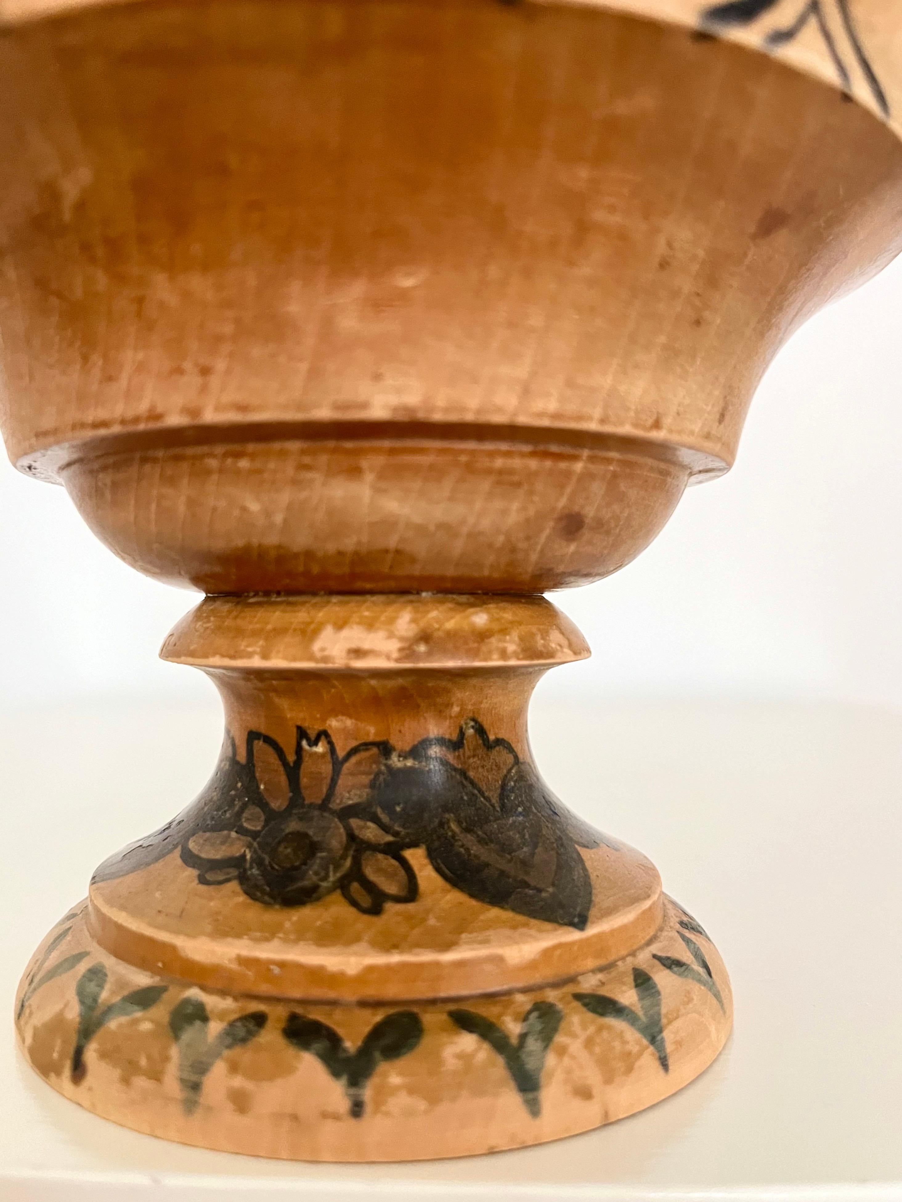 Handcrafted Painted Wooden Lidded Bowl in Art Nouveau Folk Style, Denmark, 1930s For Sale 5