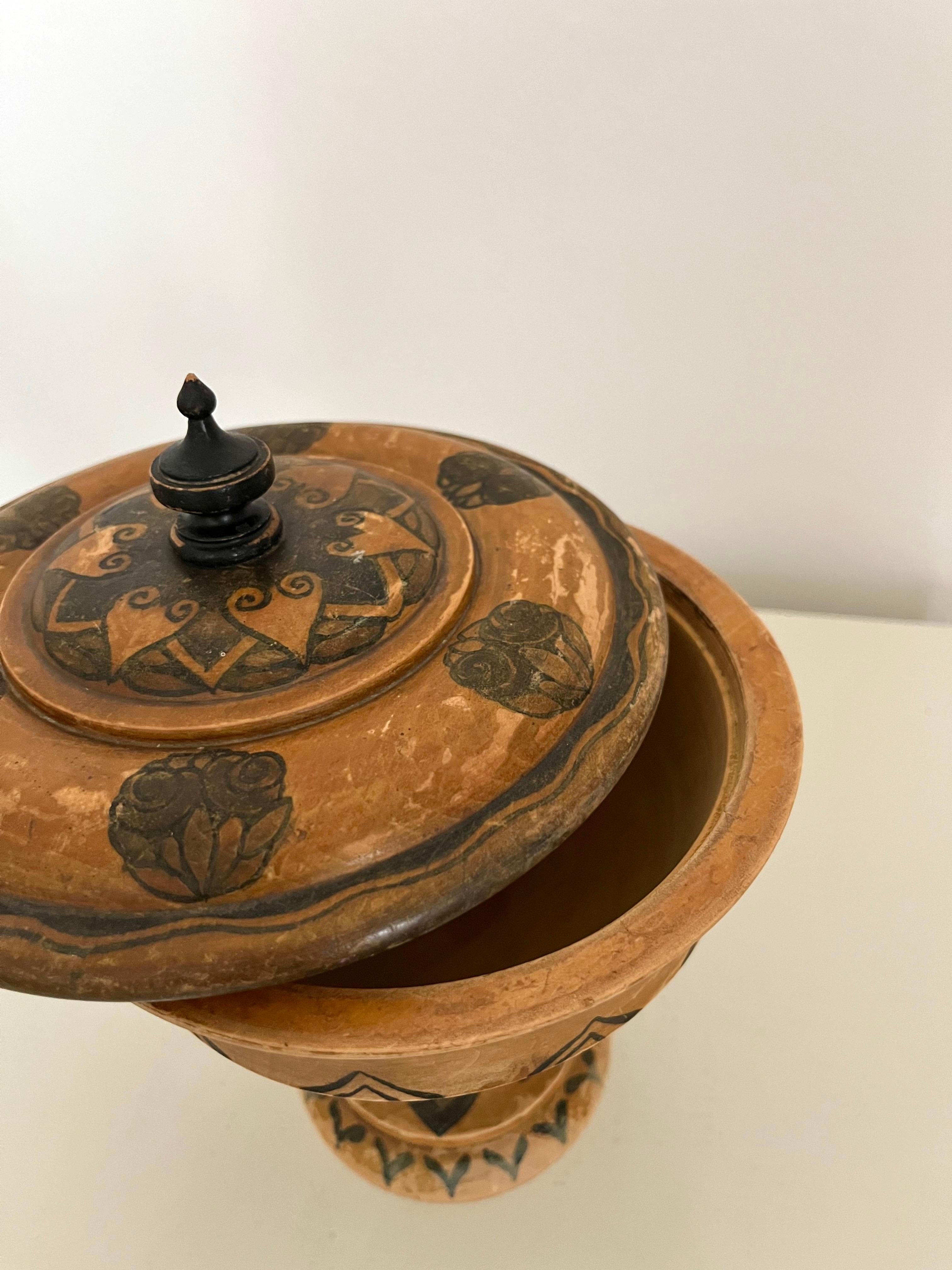 Handcrafted Painted Wooden Lidded Bowl in Art Nouveau Folk Style, Denmark, 1930s For Sale 9