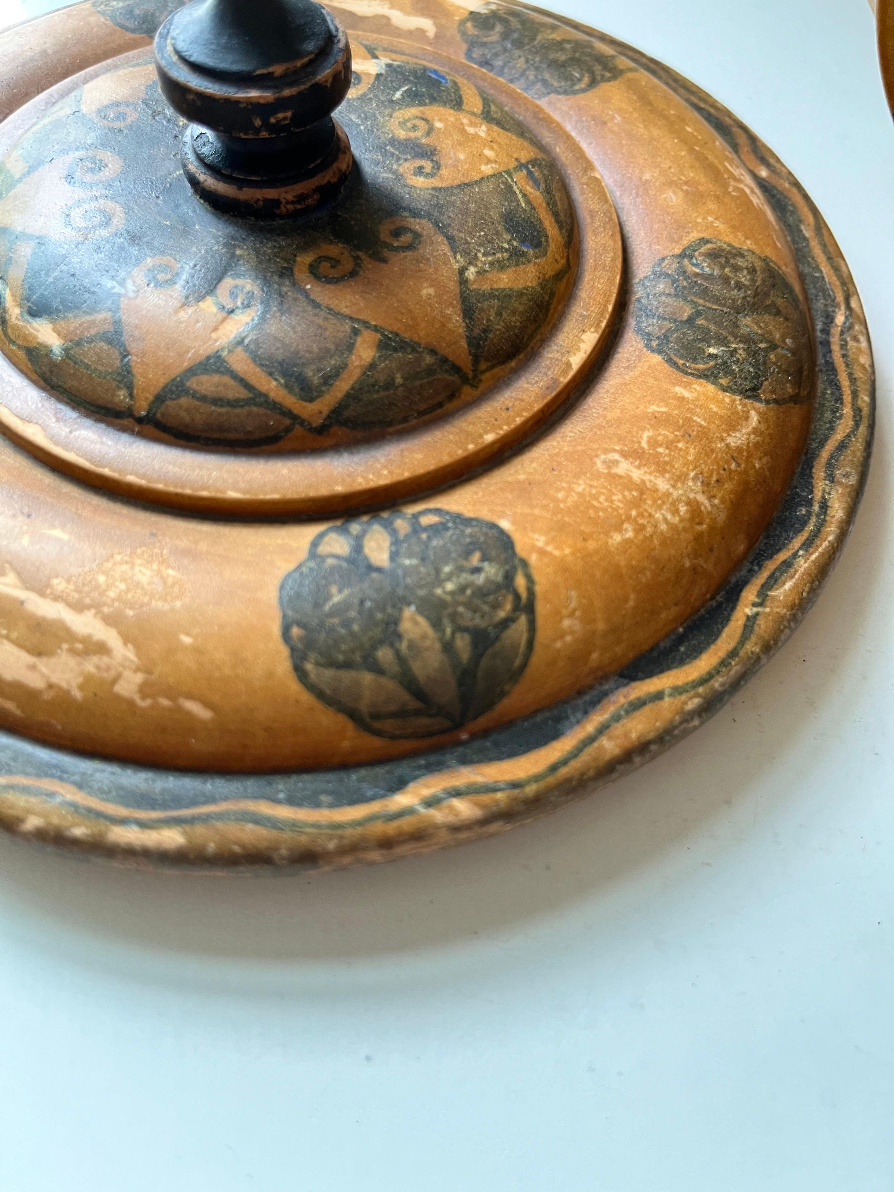Handcrafted Painted Wooden Lidded Bowl in Art Nouveau Folk Style, Denmark, 1930s For Sale 12