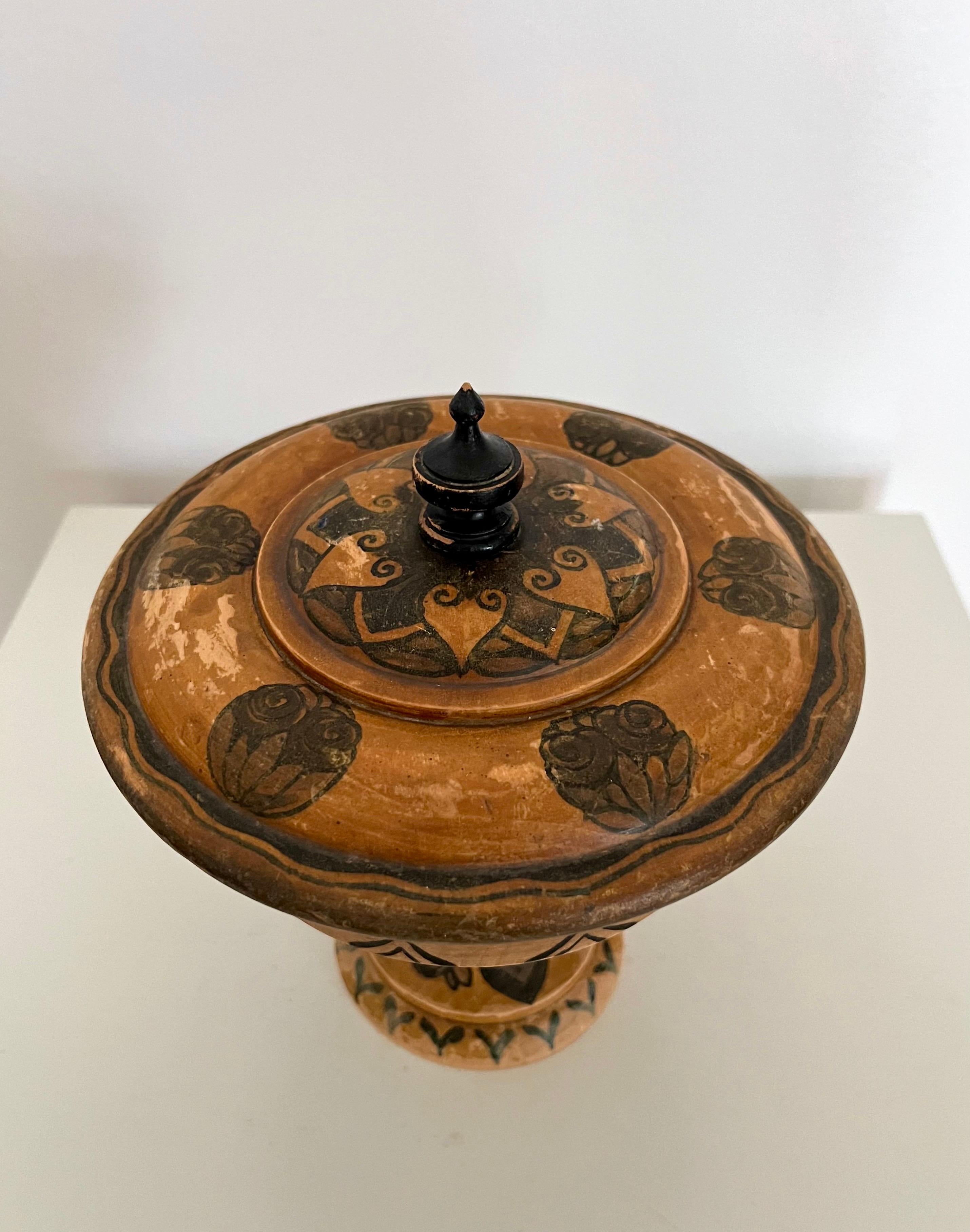 Handcrafted Painted Wooden Lidded Bowl in Art Nouveau Folk Style, Denmark, 1930s In Good Condition For Sale In Frederiksberg C, DK