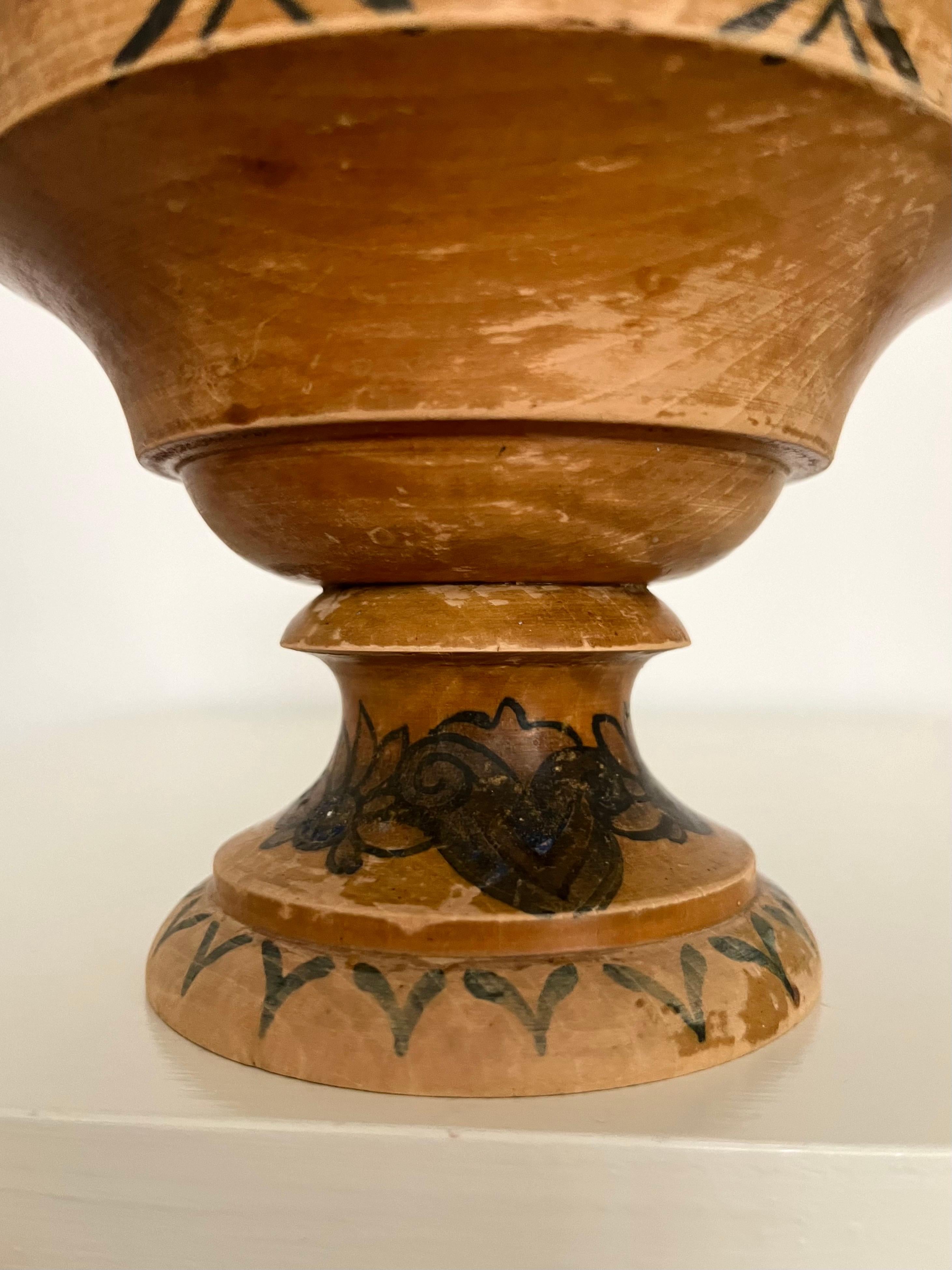 Handcrafted Painted Wooden Lidded Bowl in Art Nouveau Folk Style, Denmark, 1930s For Sale 3
