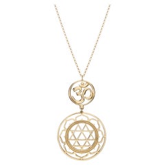 Collier pendentif artisanal avec Durga Yantra et Om Symbol en or 14 carats