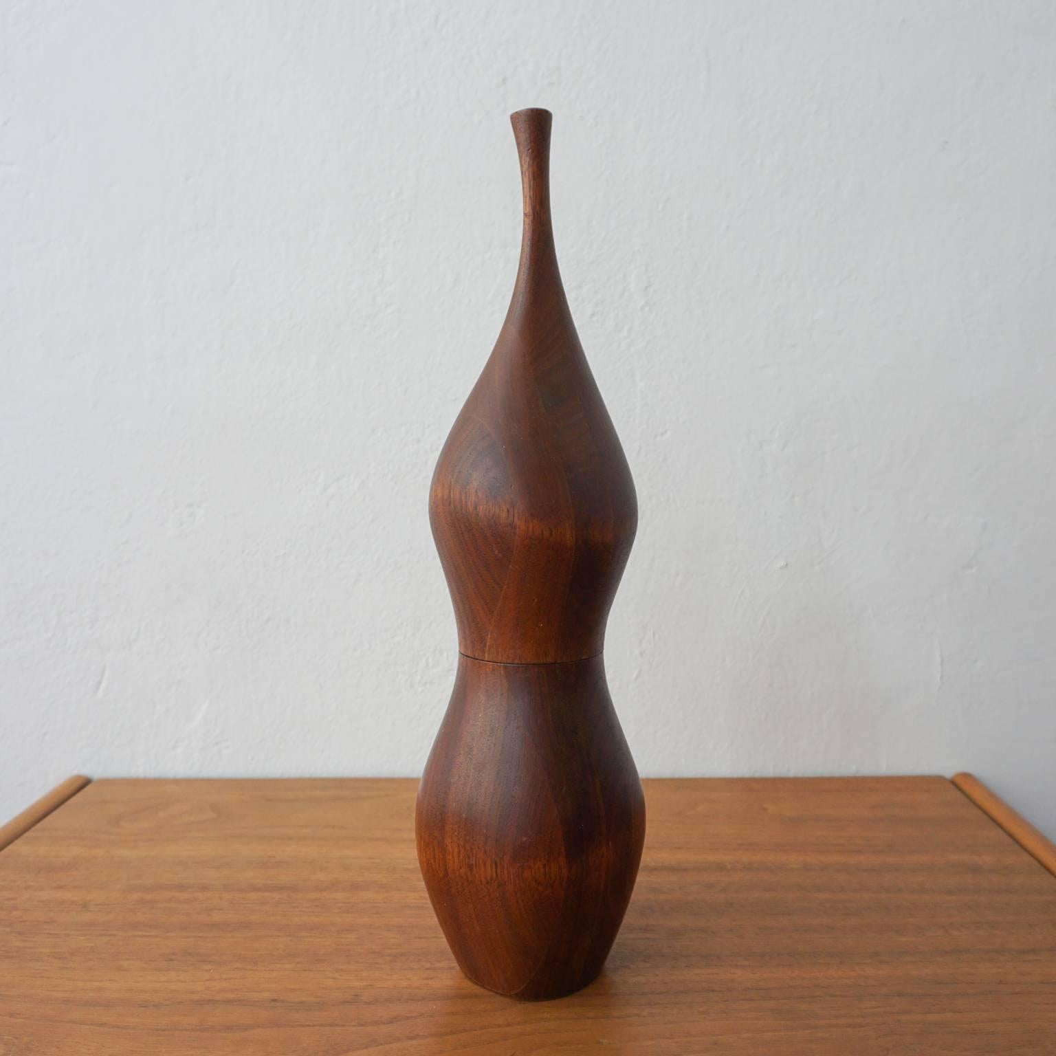 Walnut Handcrafted Peppermill and Salt Shaker by Daniel Loomis Valenza For Sale