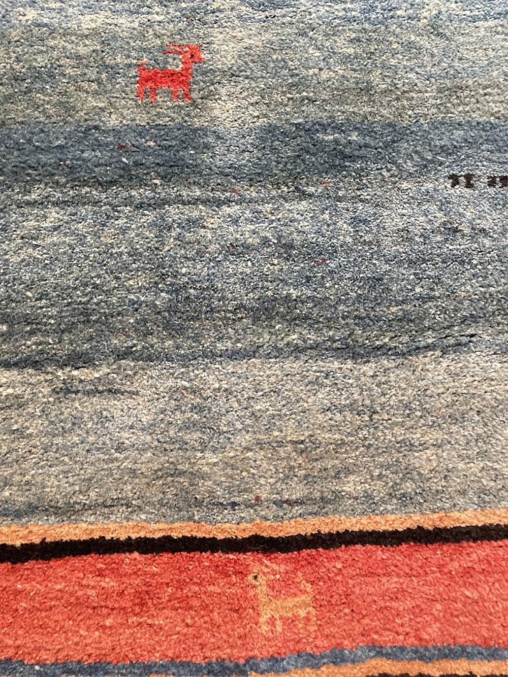 Handcrafted Persian Gabbeh Carpet Mitte des 20. Jahrhunderts (Handgewebt) im Angebot