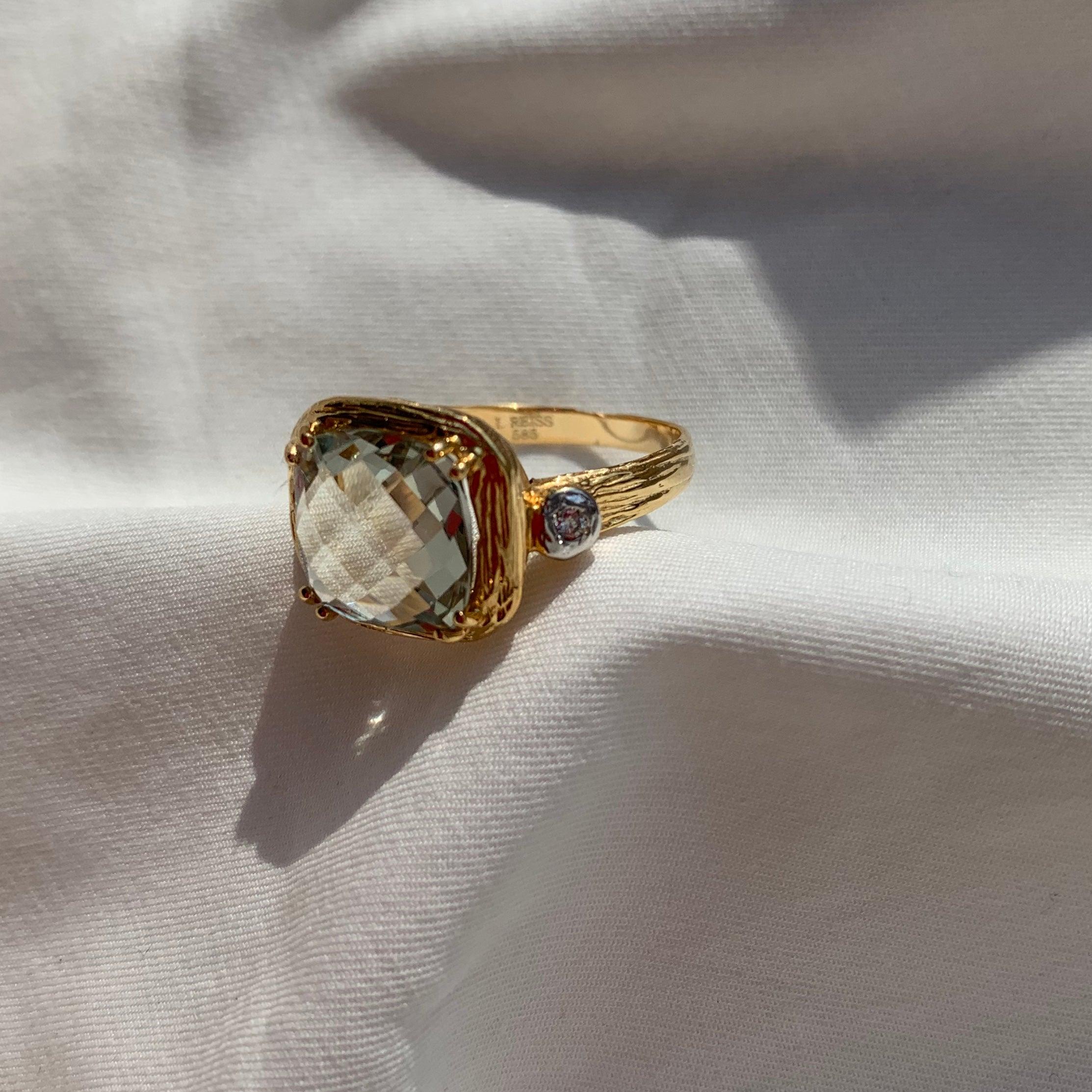 For Sale:  Handcrafted Polish-Finished Textured Cocktail Green Amethyst Ring 3