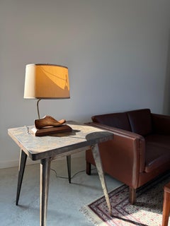 Tavolino artigianale di arte popolare primitiva con piano in vetro, USA, anni '70