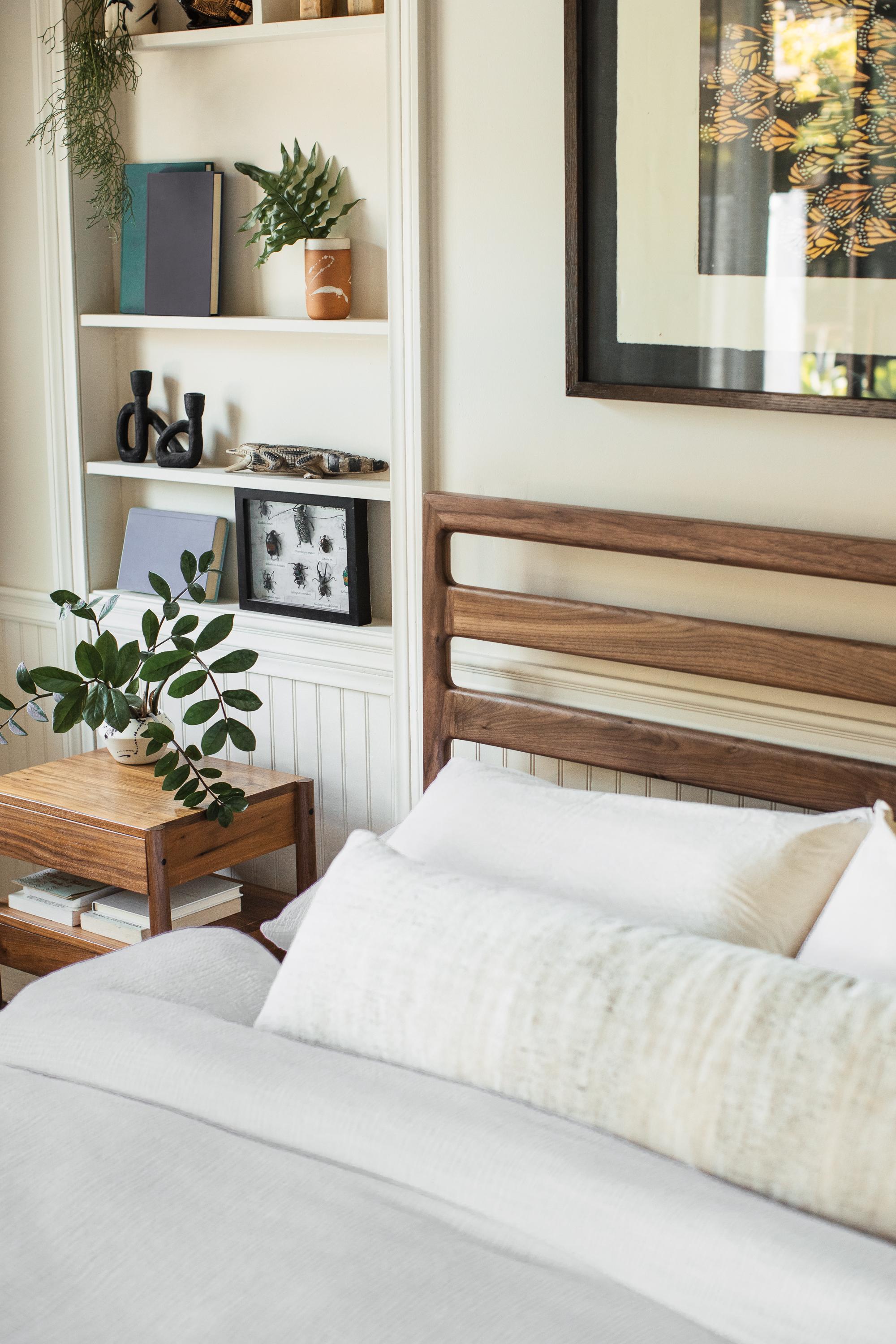 Handgefertigtes Queen-Bett aus Nussbaumholz LAMEL im Angebot 5