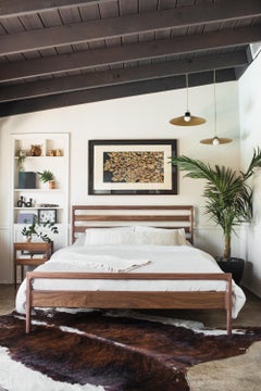 Letto Queen LAMEL in noce lavorato a mano