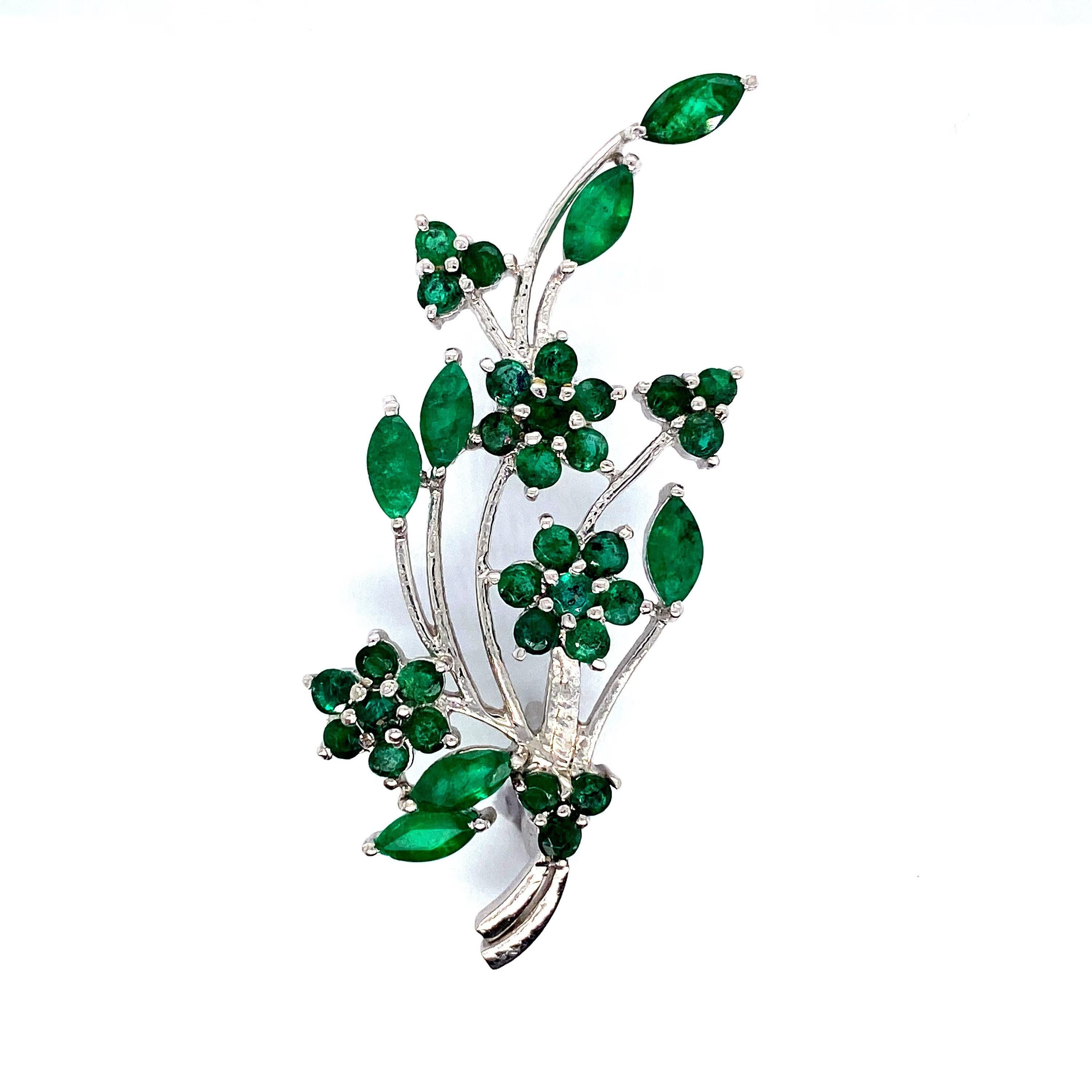 Mixed Cut Handcrafted Real Emerald Floral Unisex Brooch in 925 Sterling Silver For Sale