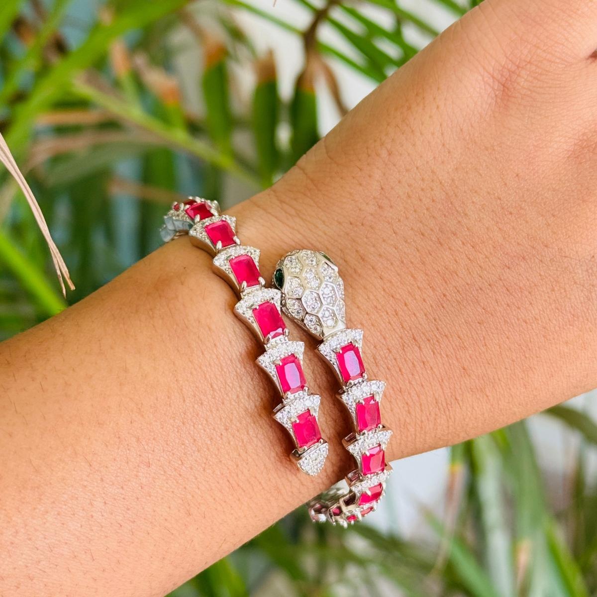 Serpente con zirconi rossi Bracciale artigianale in argento 925 Gioielli per animali in vendita 4