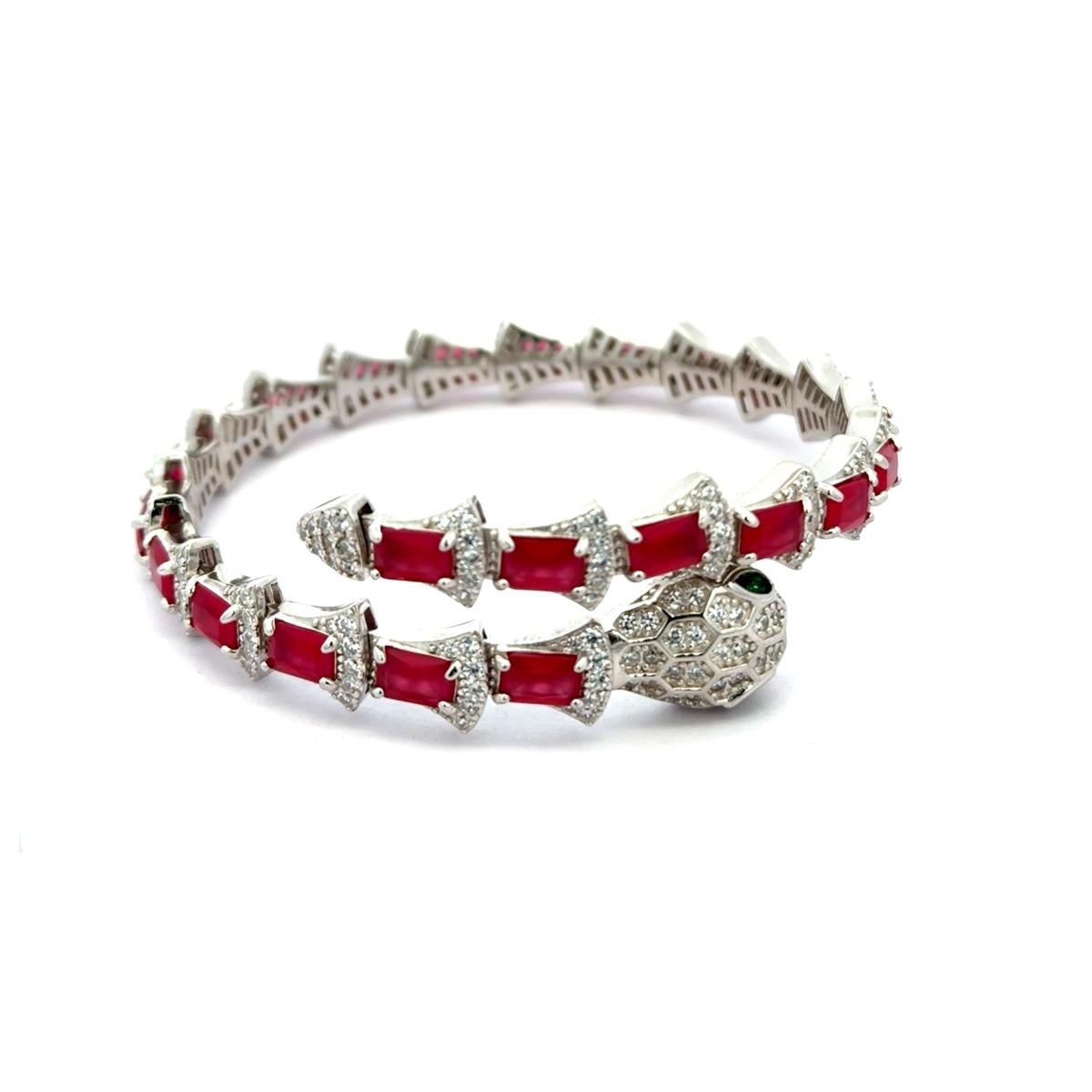 Serpente con zirconi rossi Bracciale artigianale in argento 925 Gioielli per animali in vendita 1