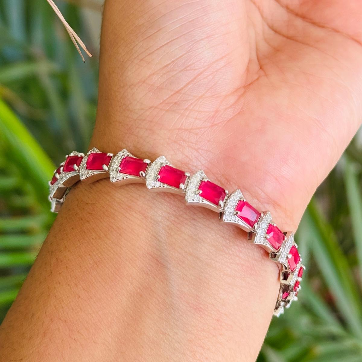 Serpente con zirconi rossi Bracciale artigianale in argento 925 Gioielli per animali in vendita 2
