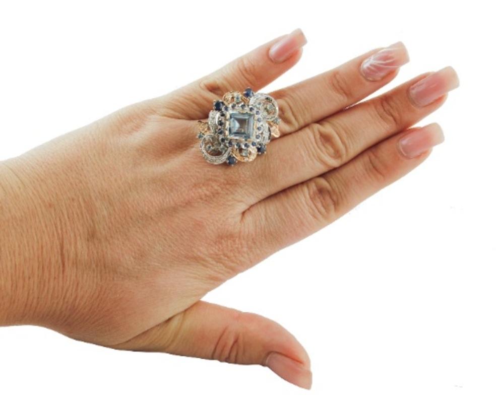 Taille mixte Bague rétro faite main, aigue-marine, saphirs et or blanc et rose 14 carats en vente