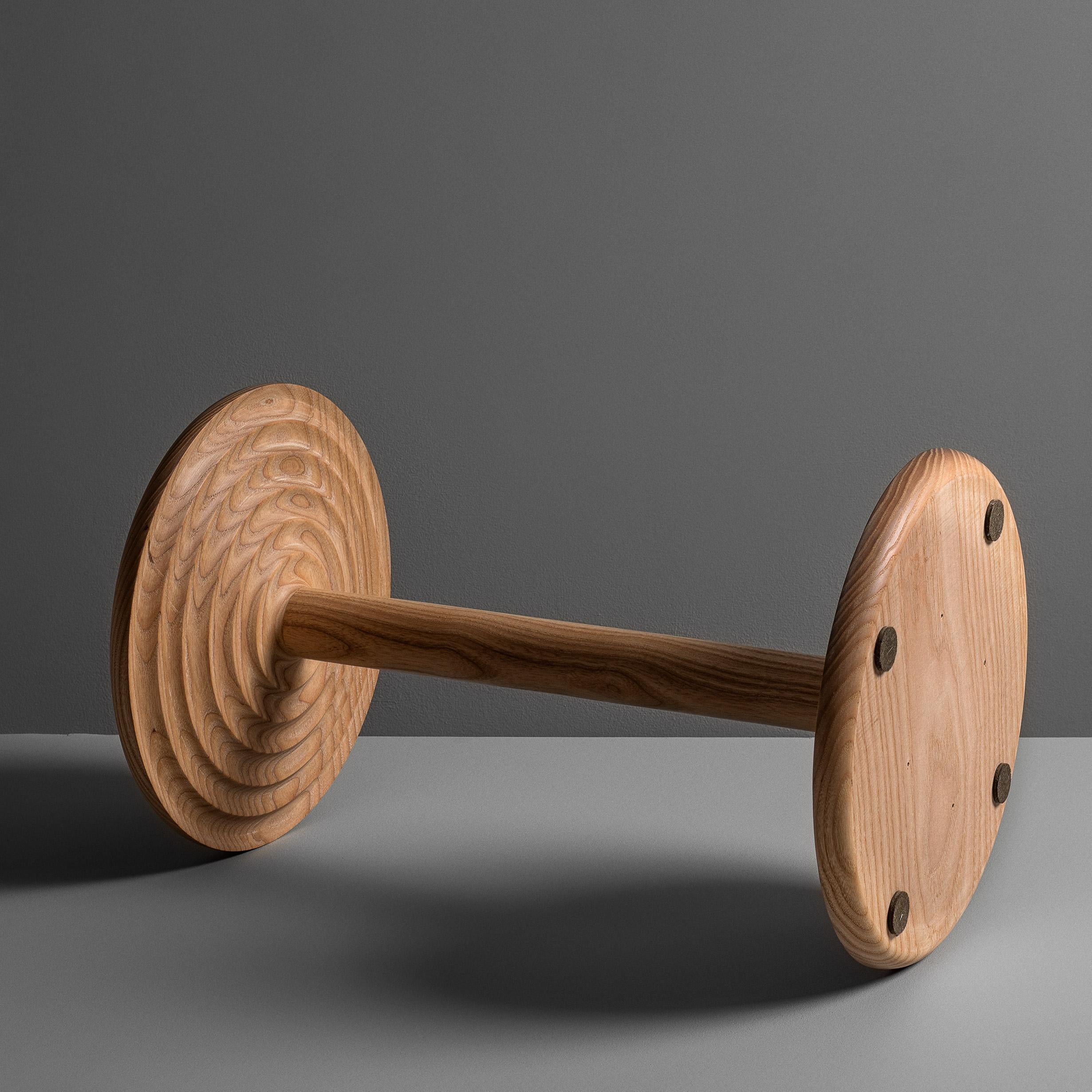 Moderne Table d'appoint tournée à la main en vente