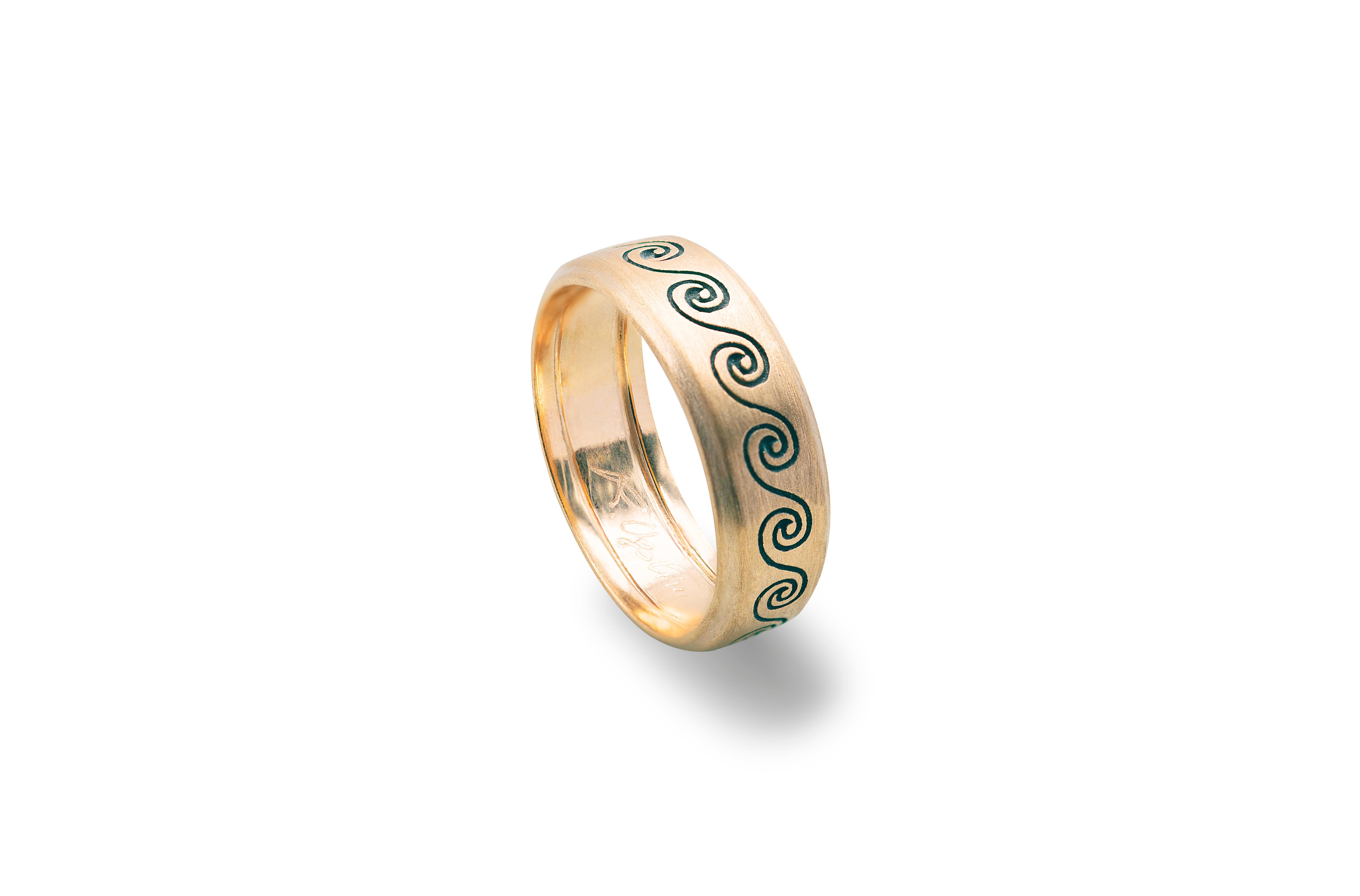 Handcrafted Rossella Ugolini Satin 18Karats Yellow Gold Wave Unisex Design Ring 
Here there is an amazing design ring, handcrafted in 18 karats yellow gold and embellished with a beautiful handgraved wave.
It can be worn for different purposes: as