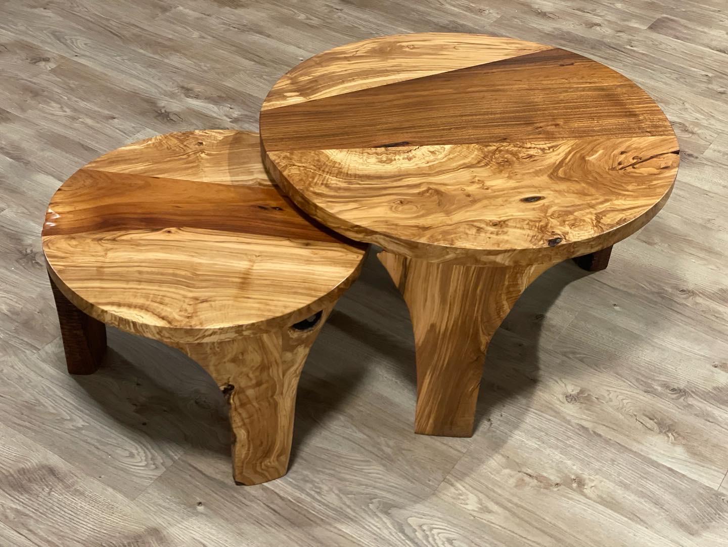 American Handcrafted Round Nesting Coffee Tables in Natural Wood For Sale