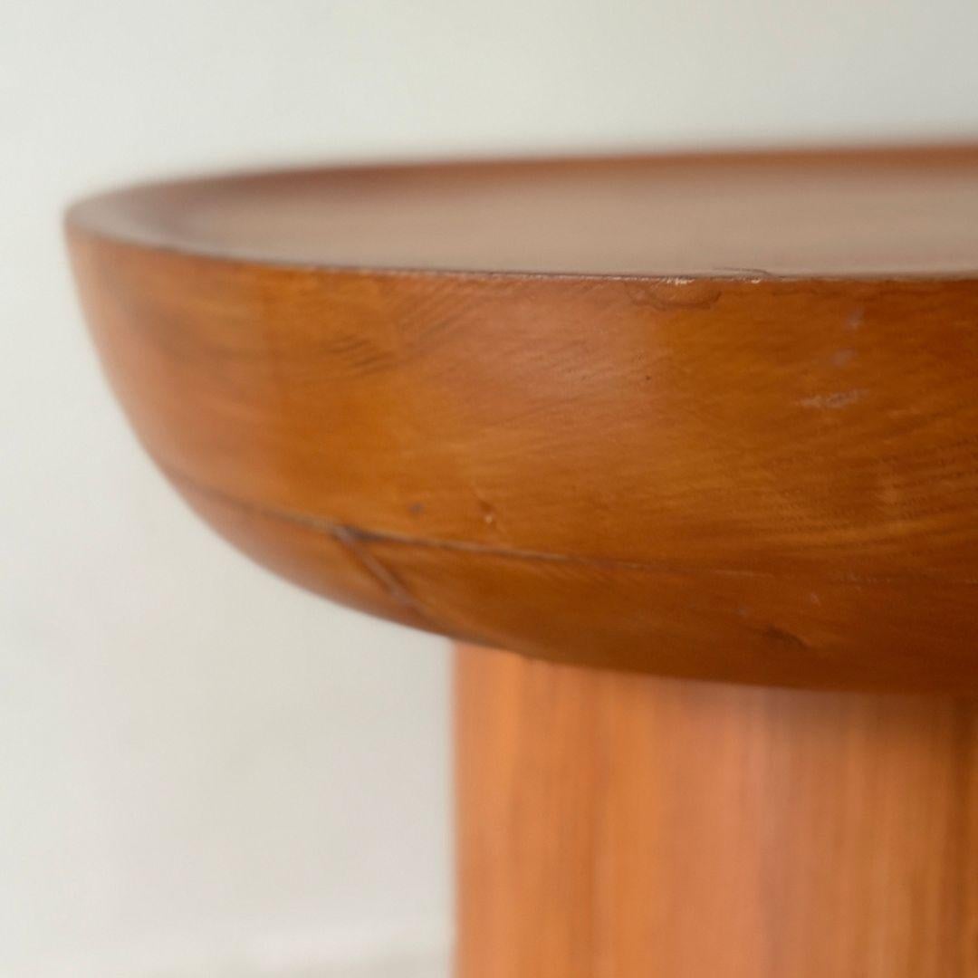 Redondo artesanal  Mesa Uto de madera vintage, inspirada en Axel Einar Hjorth Ceniza en venta