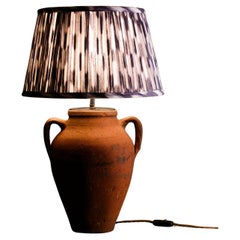 Lampada da tavolo in terracotta turca rustica realizzata a mano, 20° secolo