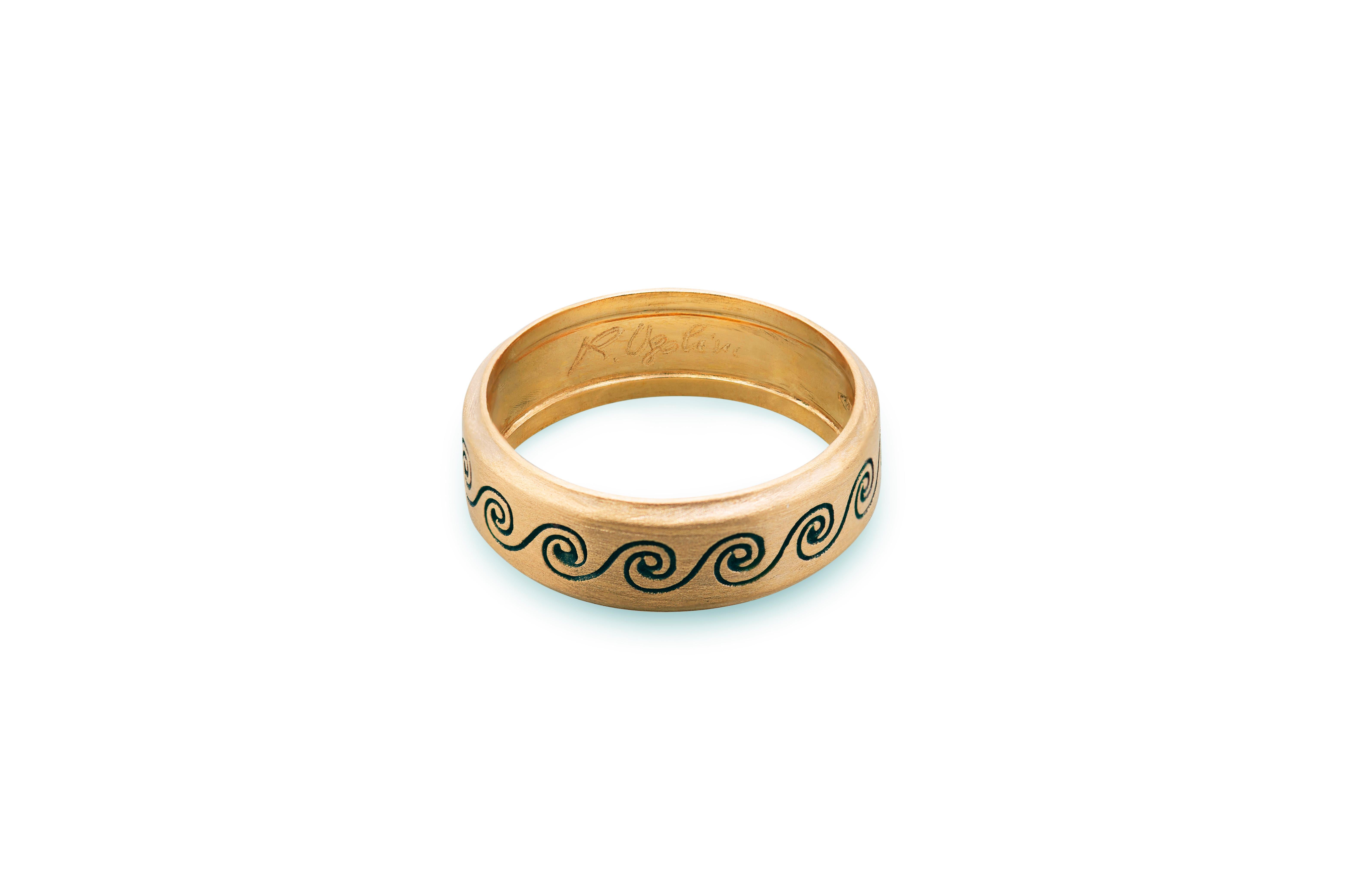 Handcrafted Satin 18 Karat Yellow Gold Wave Men's Design Ring For Sale 1